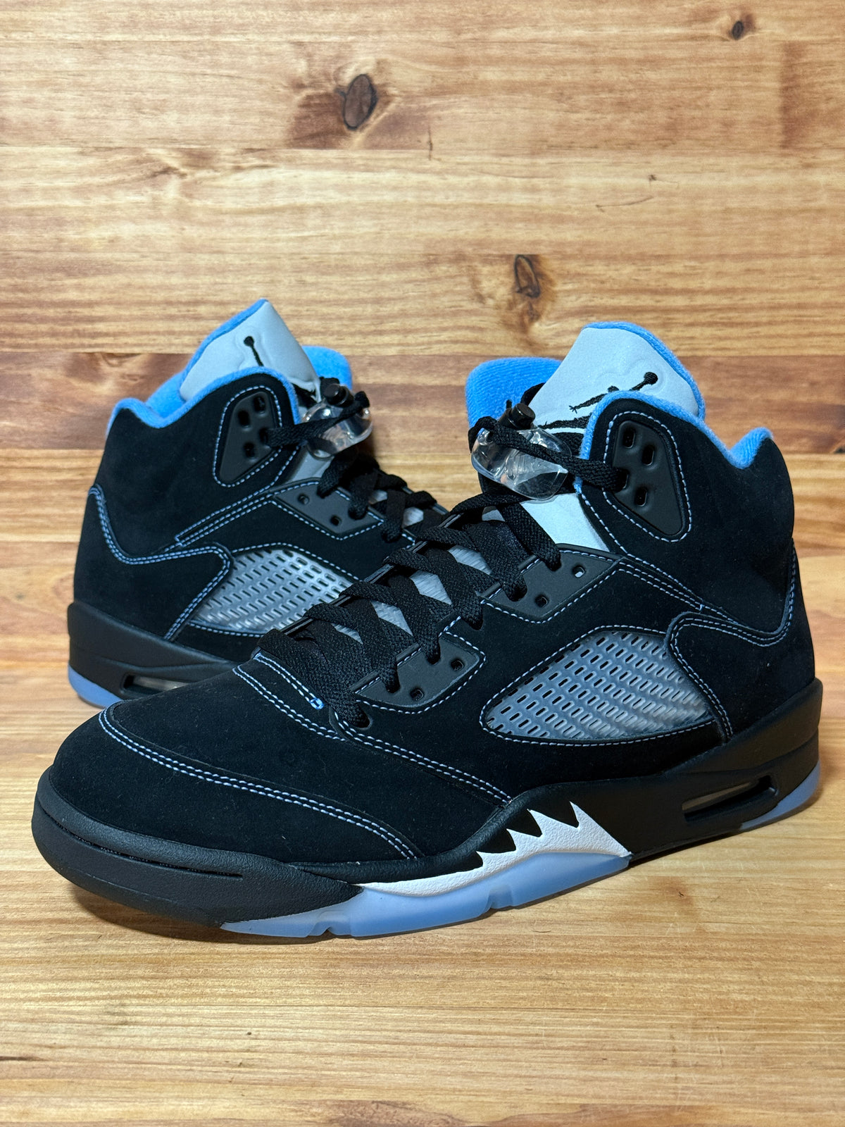 Jordan 5 Retro Black University Blue (2026)