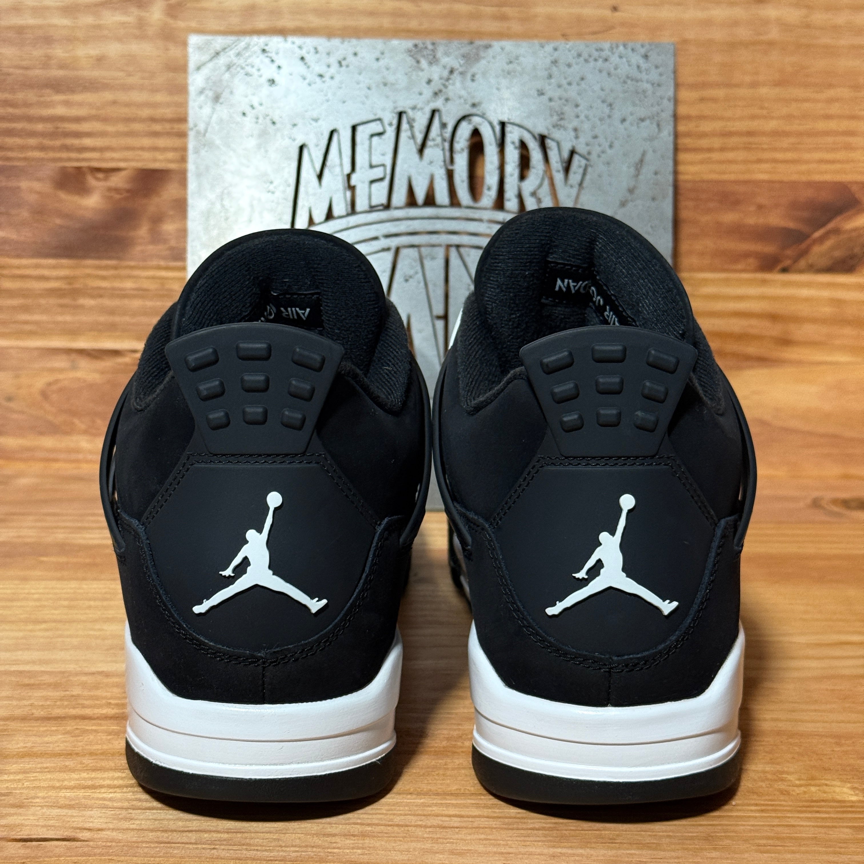 Jordan 4 Retro White Thunder