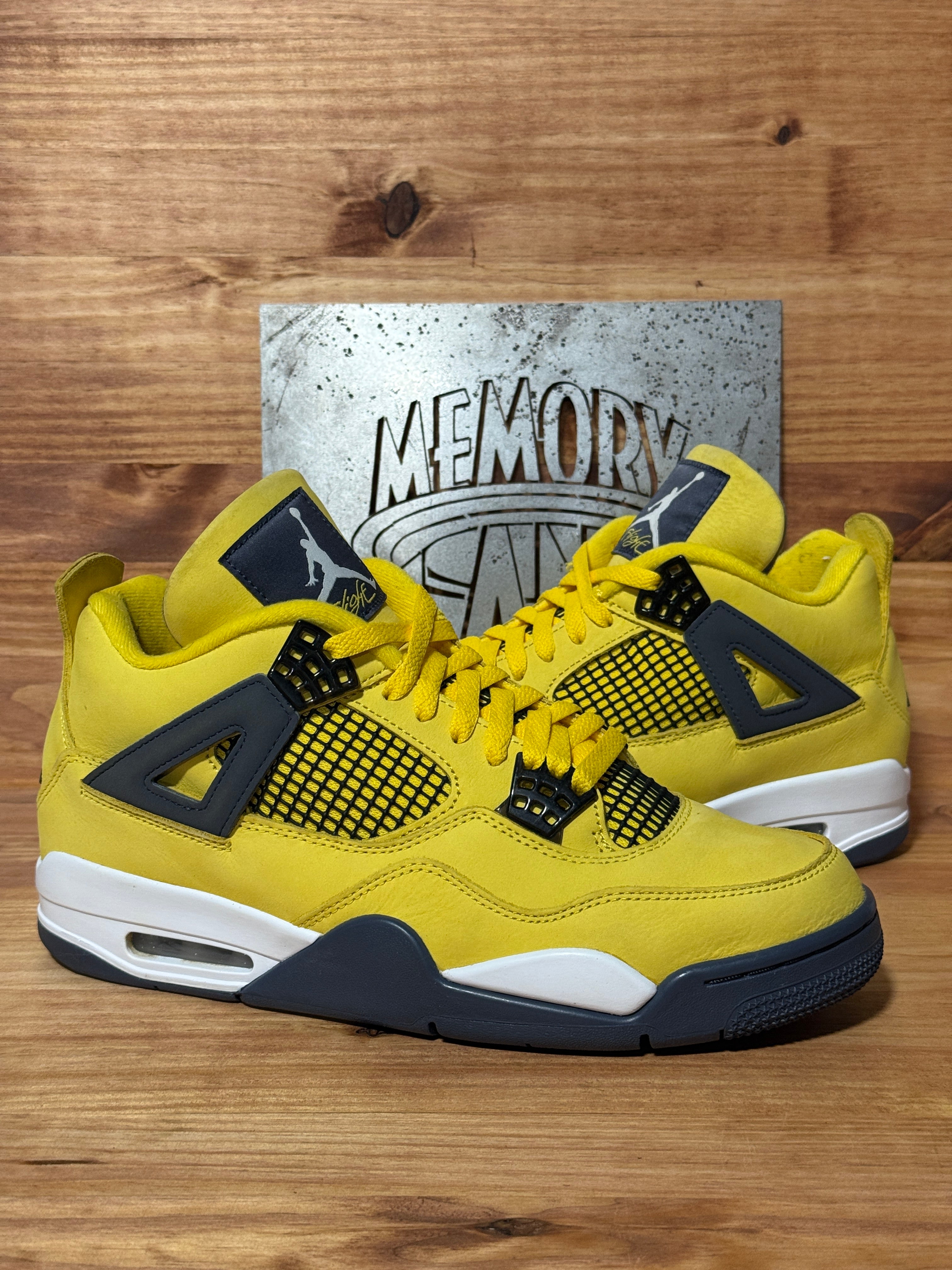 Jordan 4 Retro Lightning (2021)
