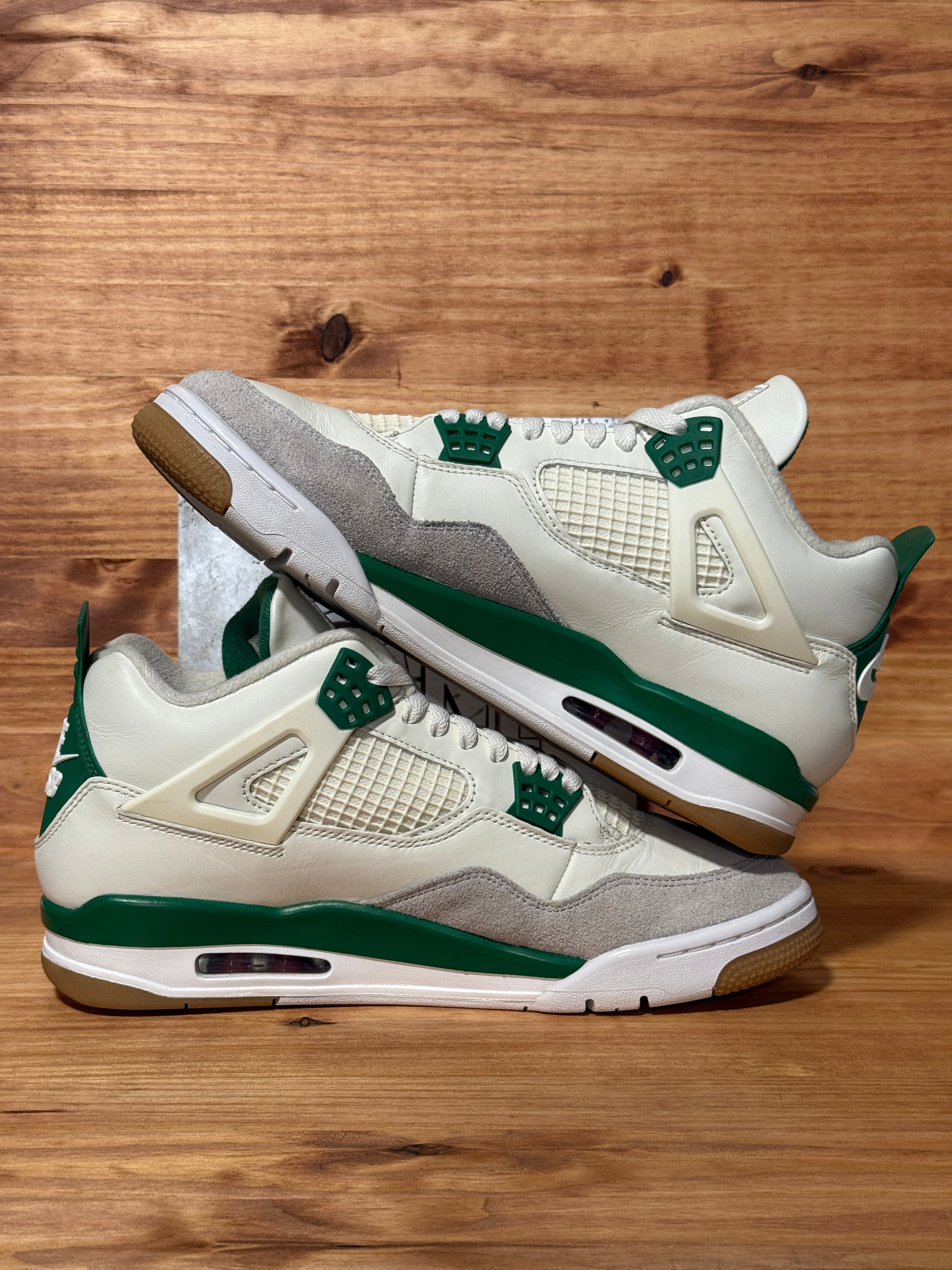 Jordan 4 Retro SB Pine Green