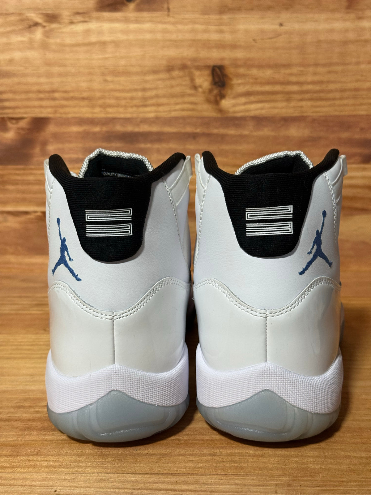 Jordan 11 Retro Legend Blue (2024)