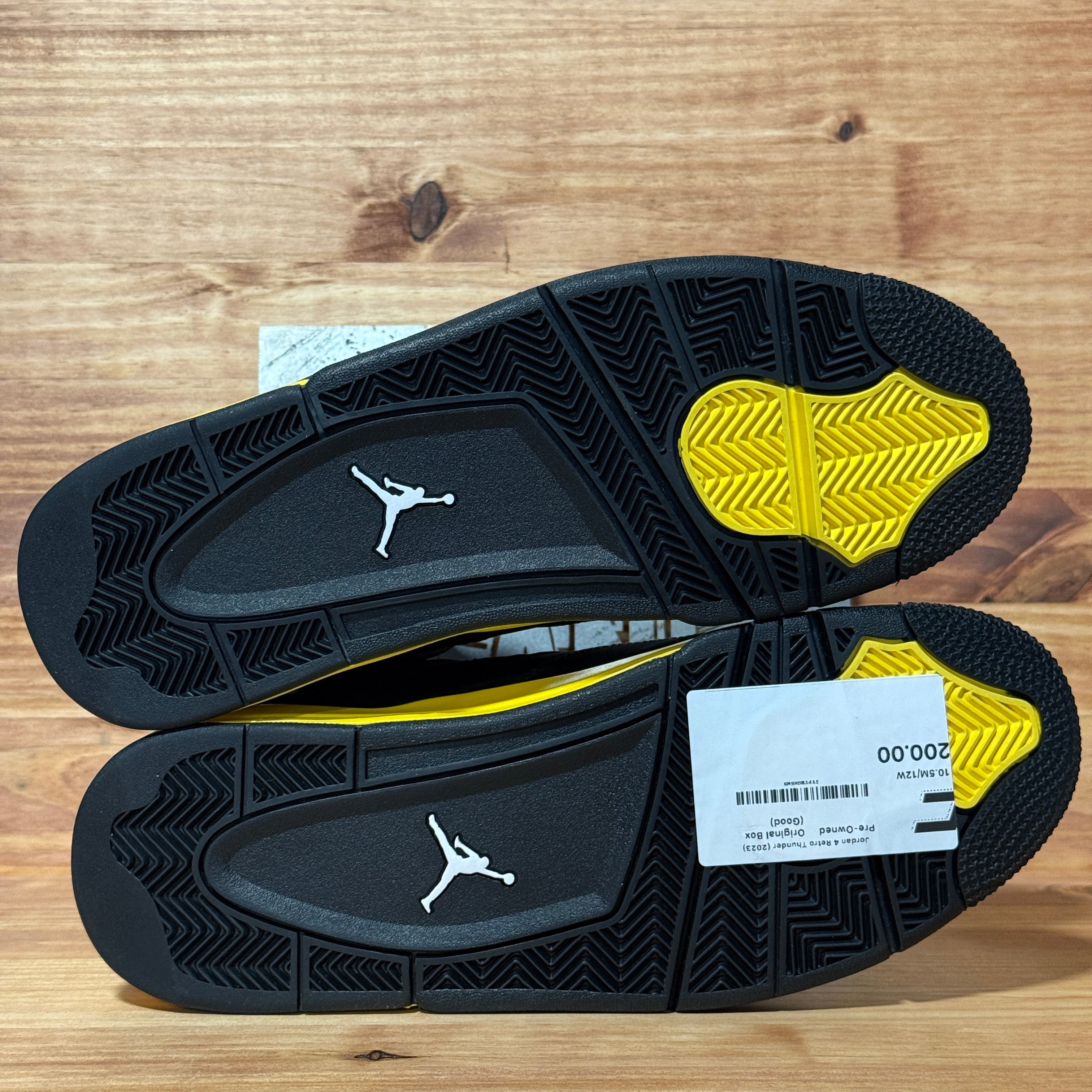 Jordan 4 Retro Thunder (2023)