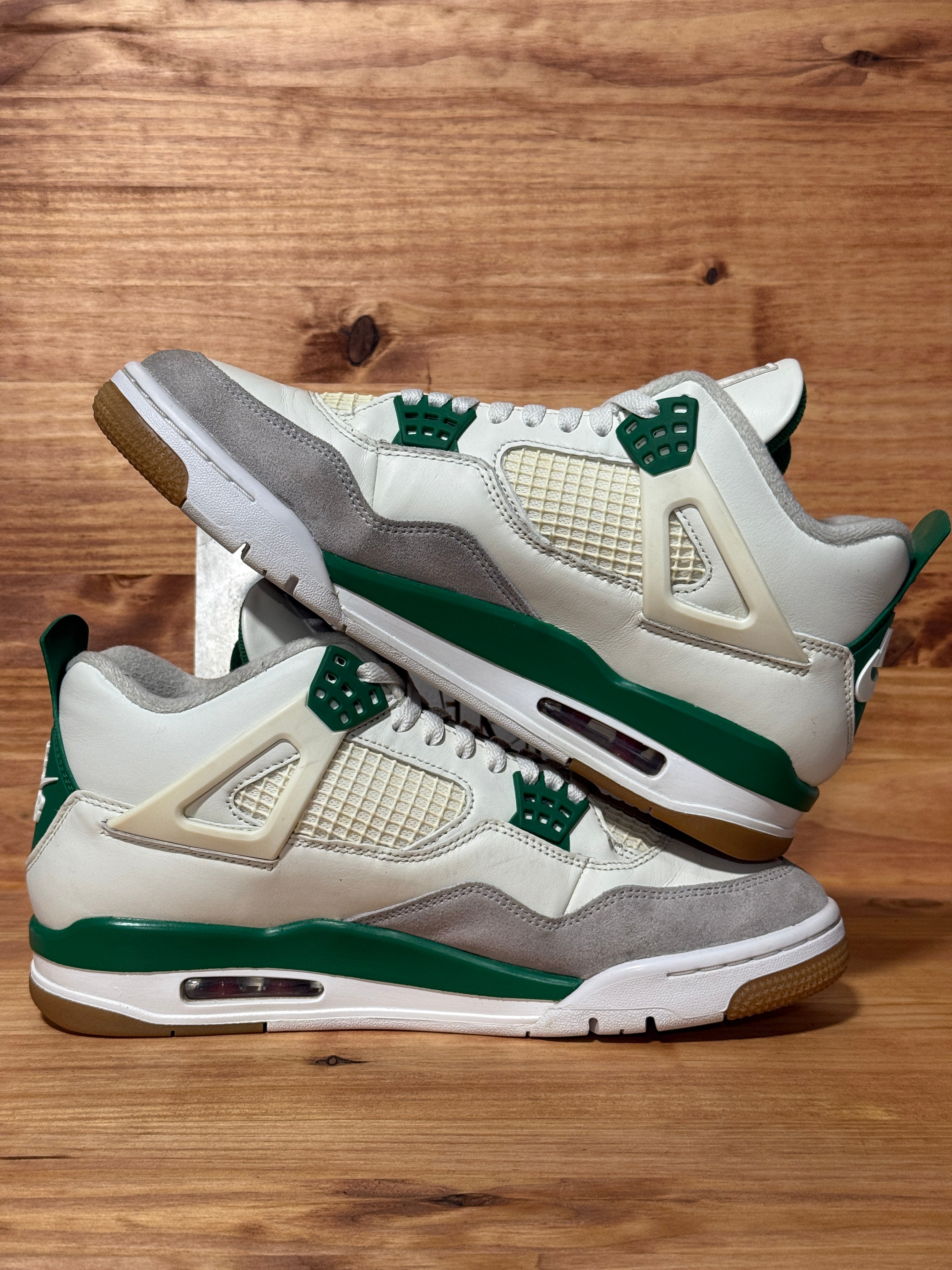 Jordan 4 Retro SB Pine Green