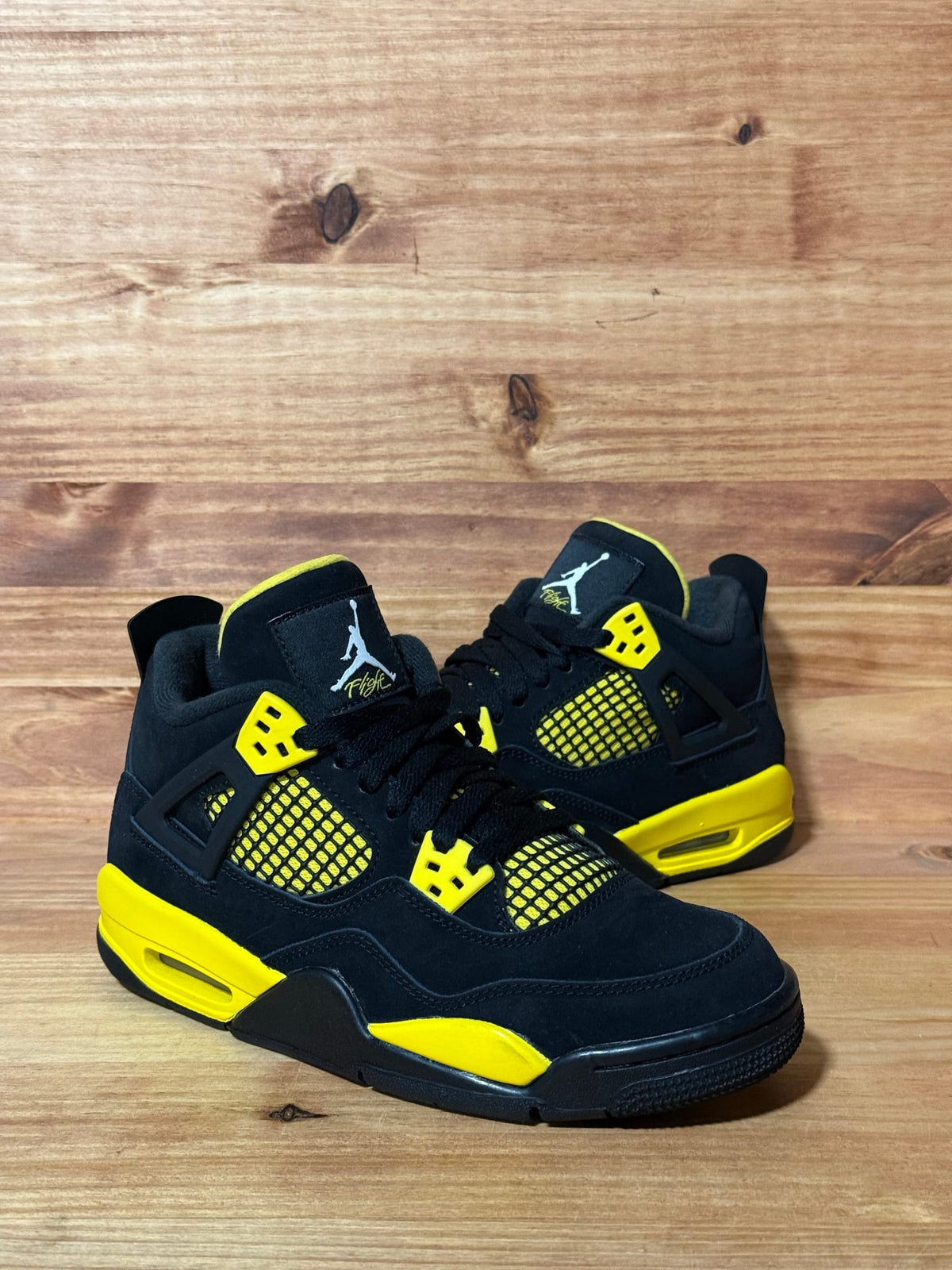 Jordan 4 Retro Thunder (2023) (GS) - Size 5Y