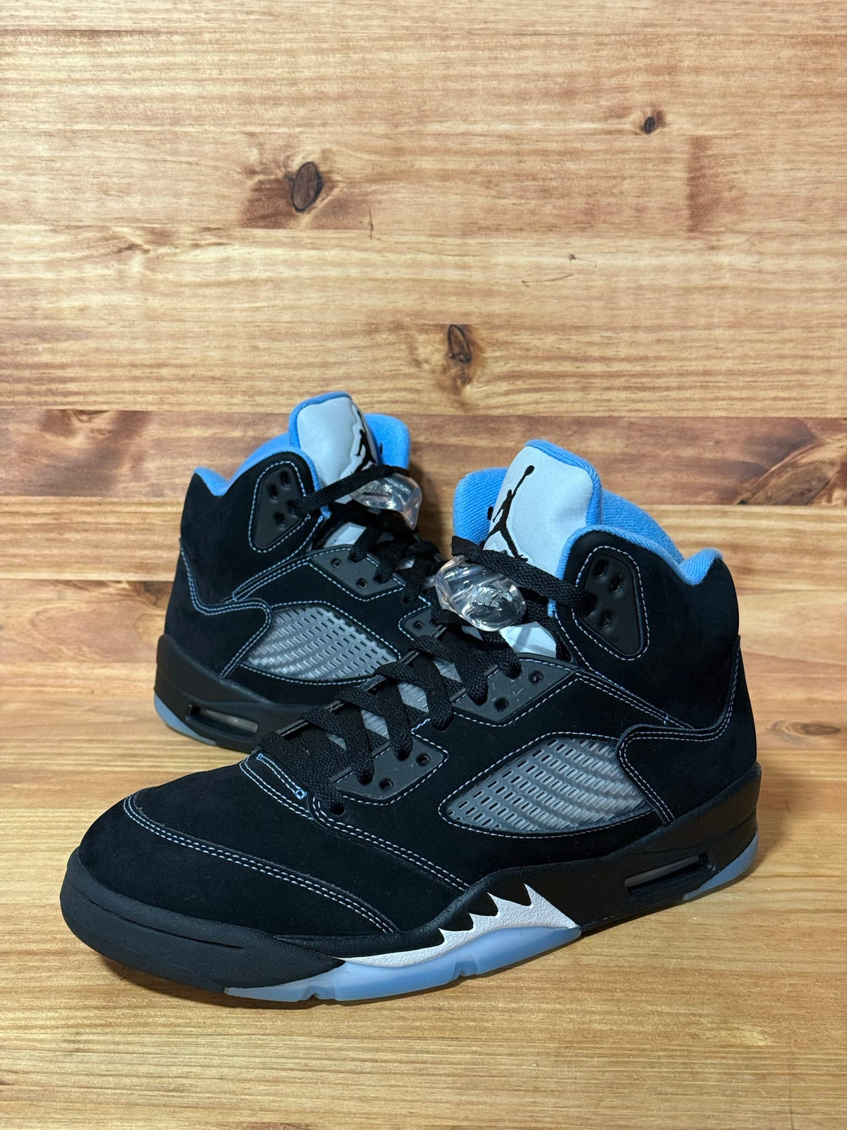 Jordan 5 Retro Black University Blue (2026) - Size 8.5