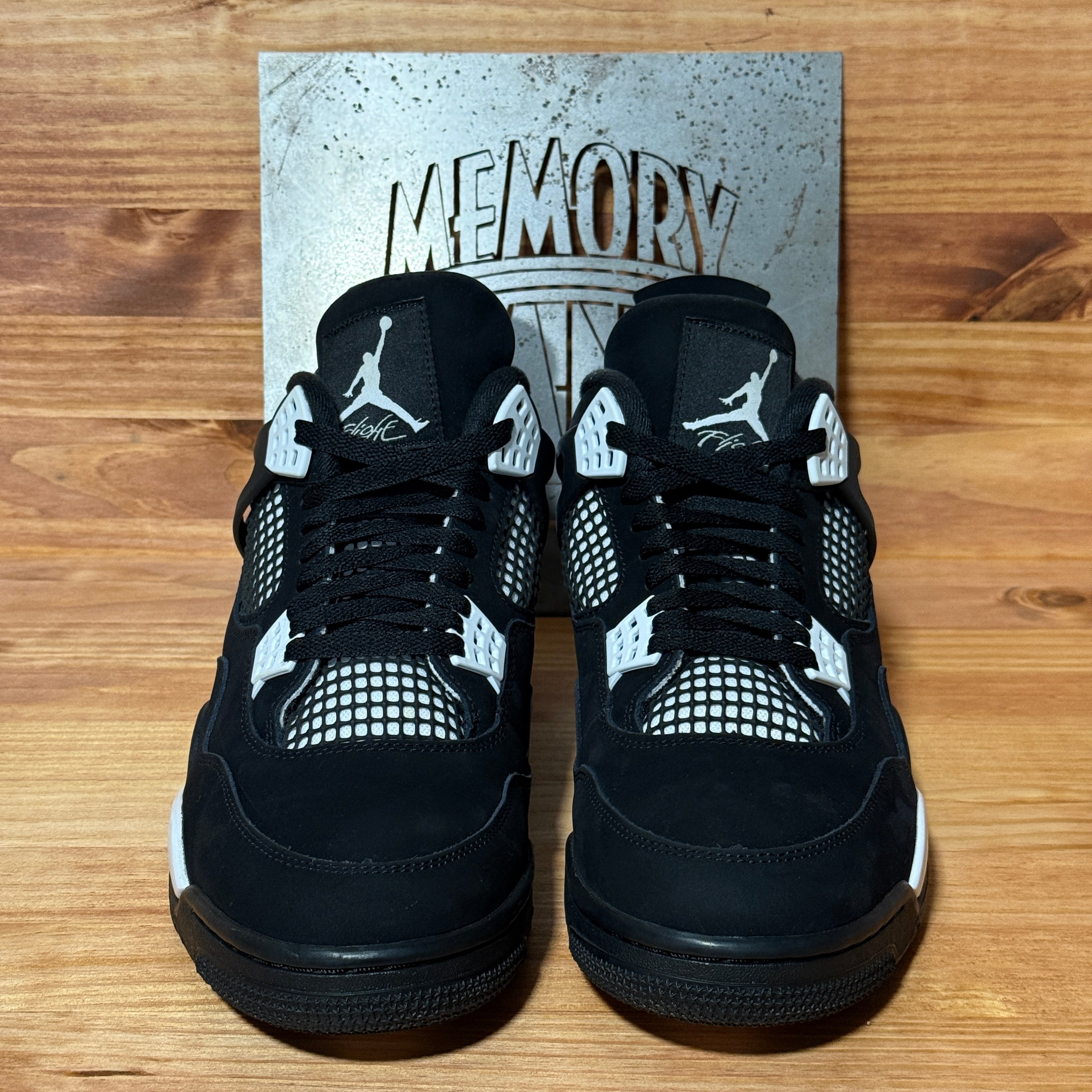 Jordan 4 Retro White Thunder