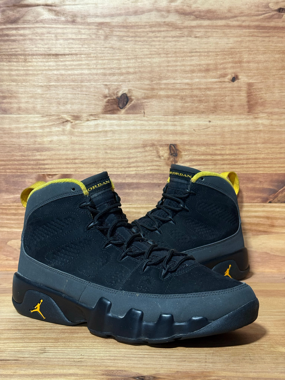 Jordan 9 Retro Dark Charcoal University Gold