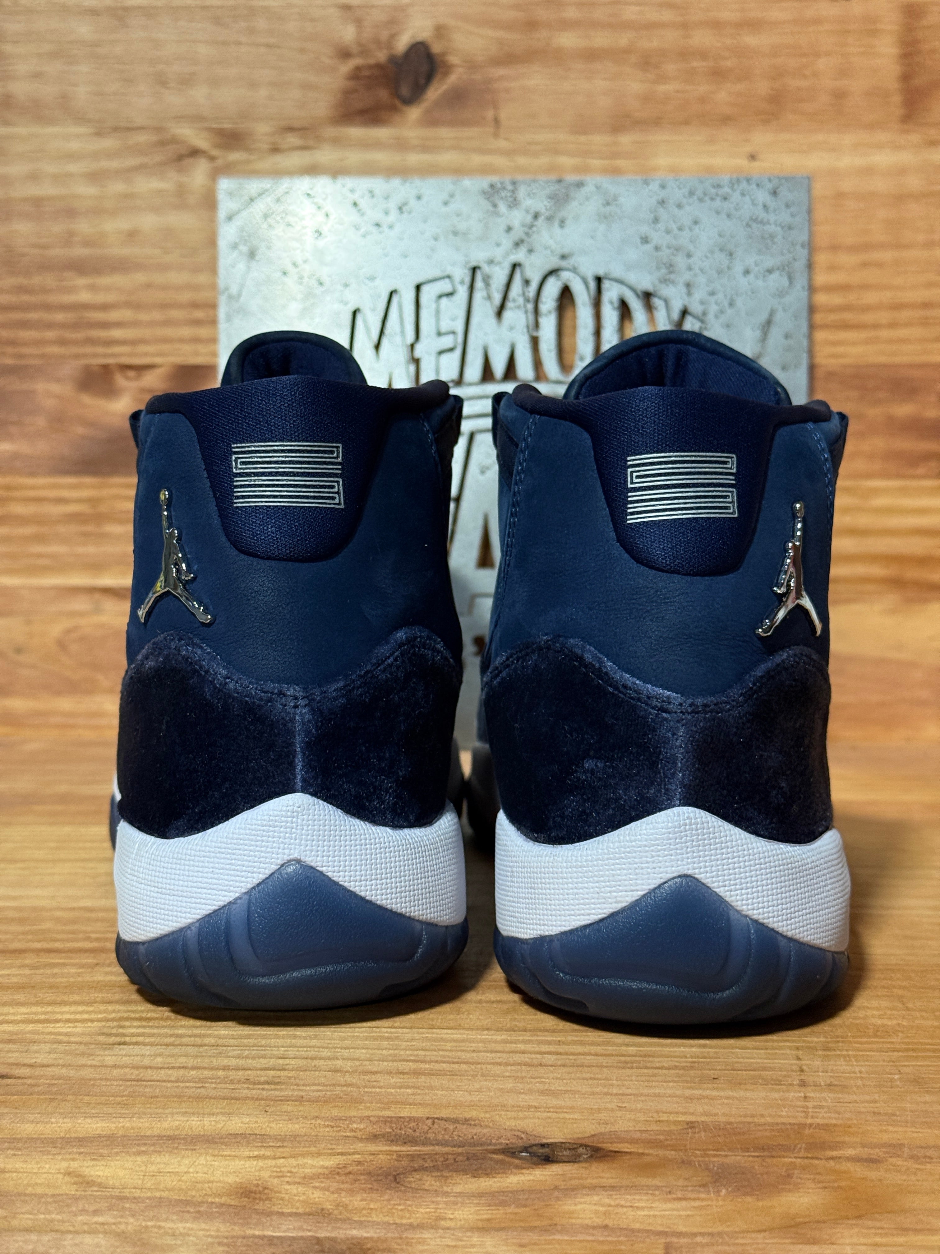 Jordan 11 Retro Midnight Navy (Women's)