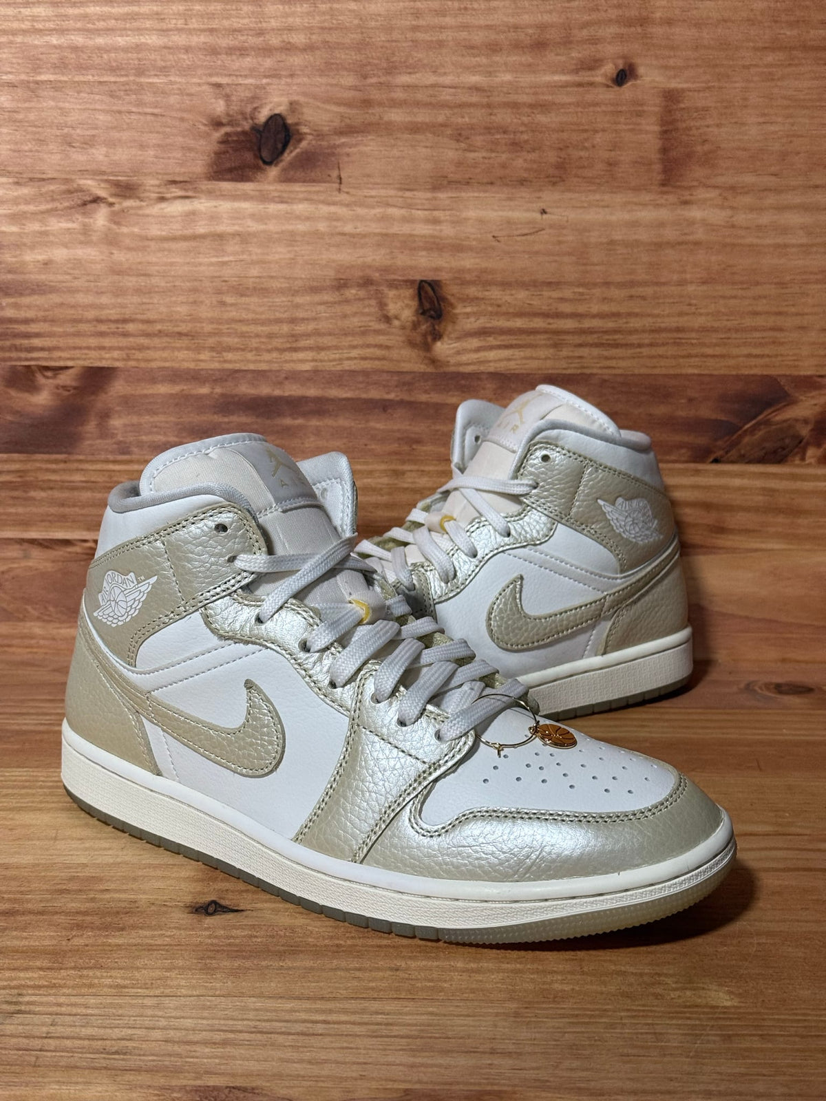 Jordan 1 Mid SE Metallic Team Gold (Women's) - Size 8.5