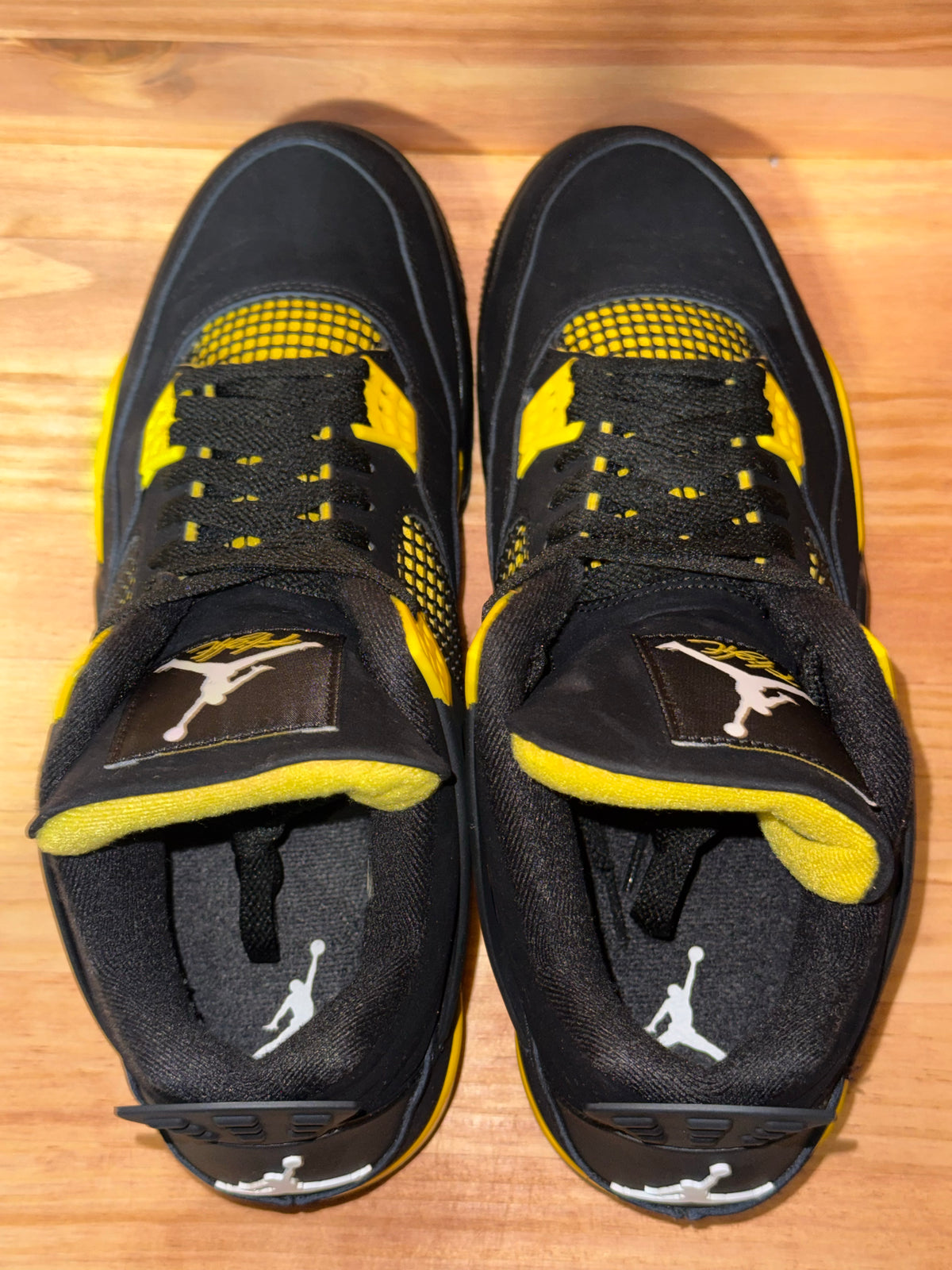 Jordan 4 Retro Thunder (2023)