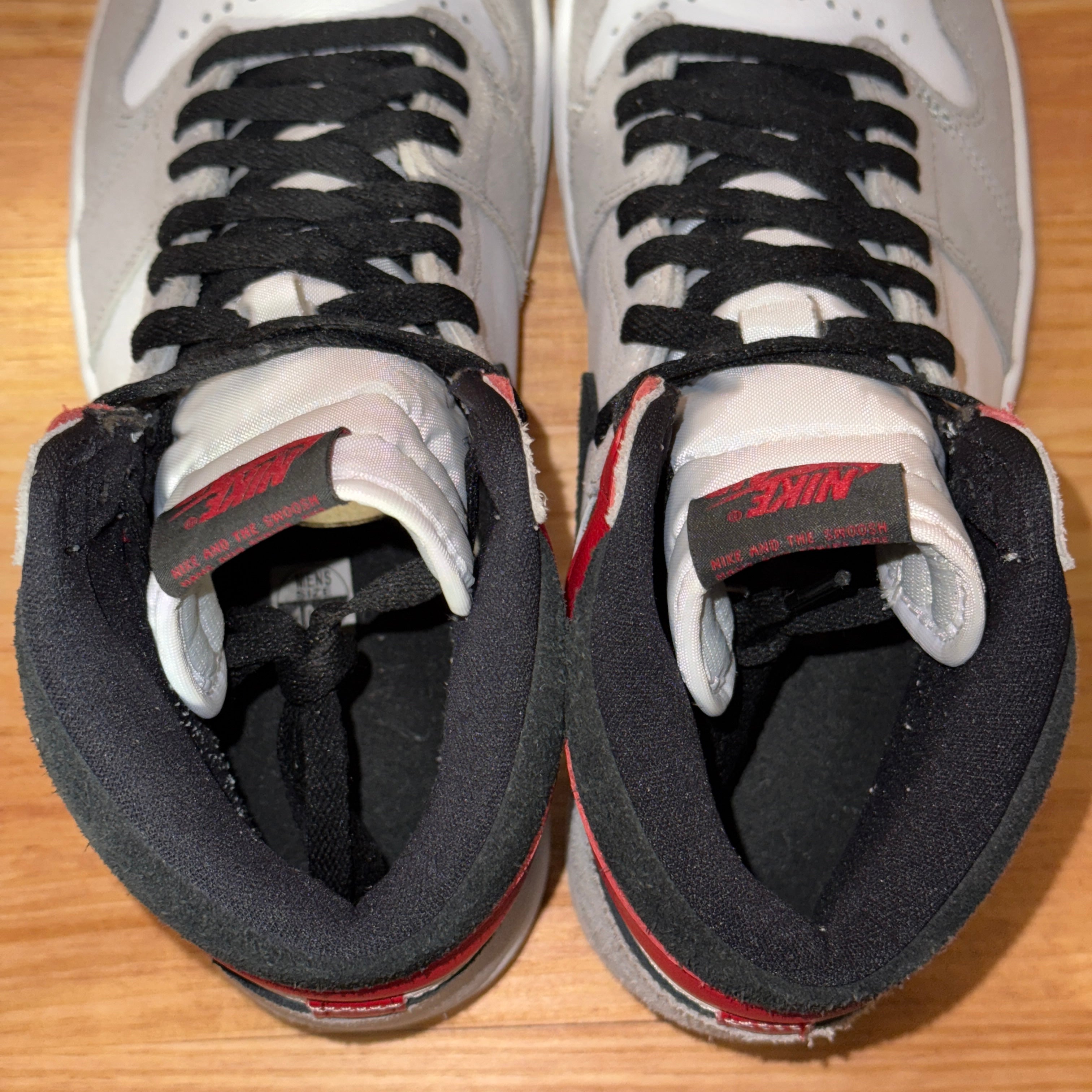 Jordan 1 Retro High Light Smoke Grey