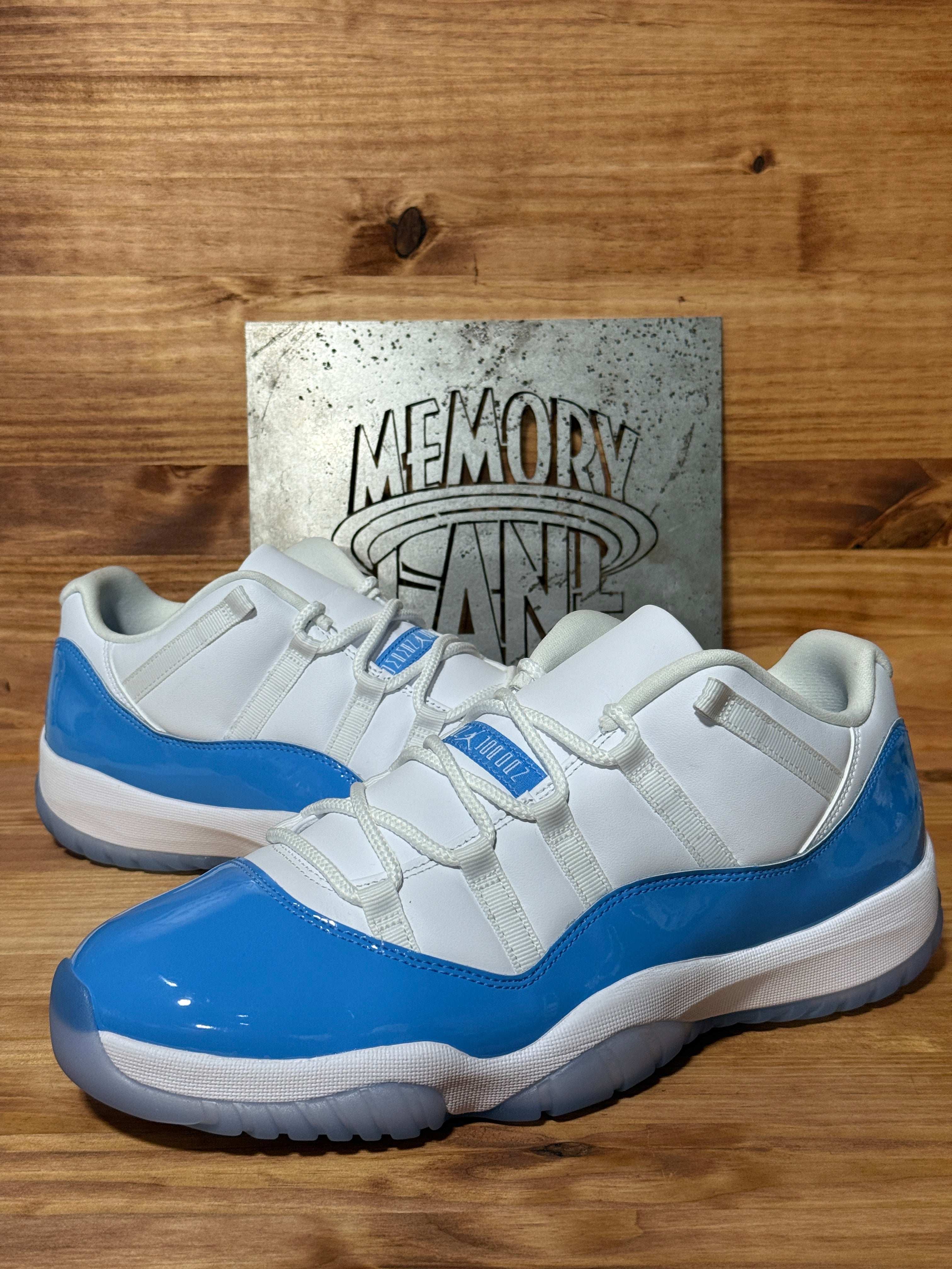 Jordan 11 Retro Low University Blue (2026)