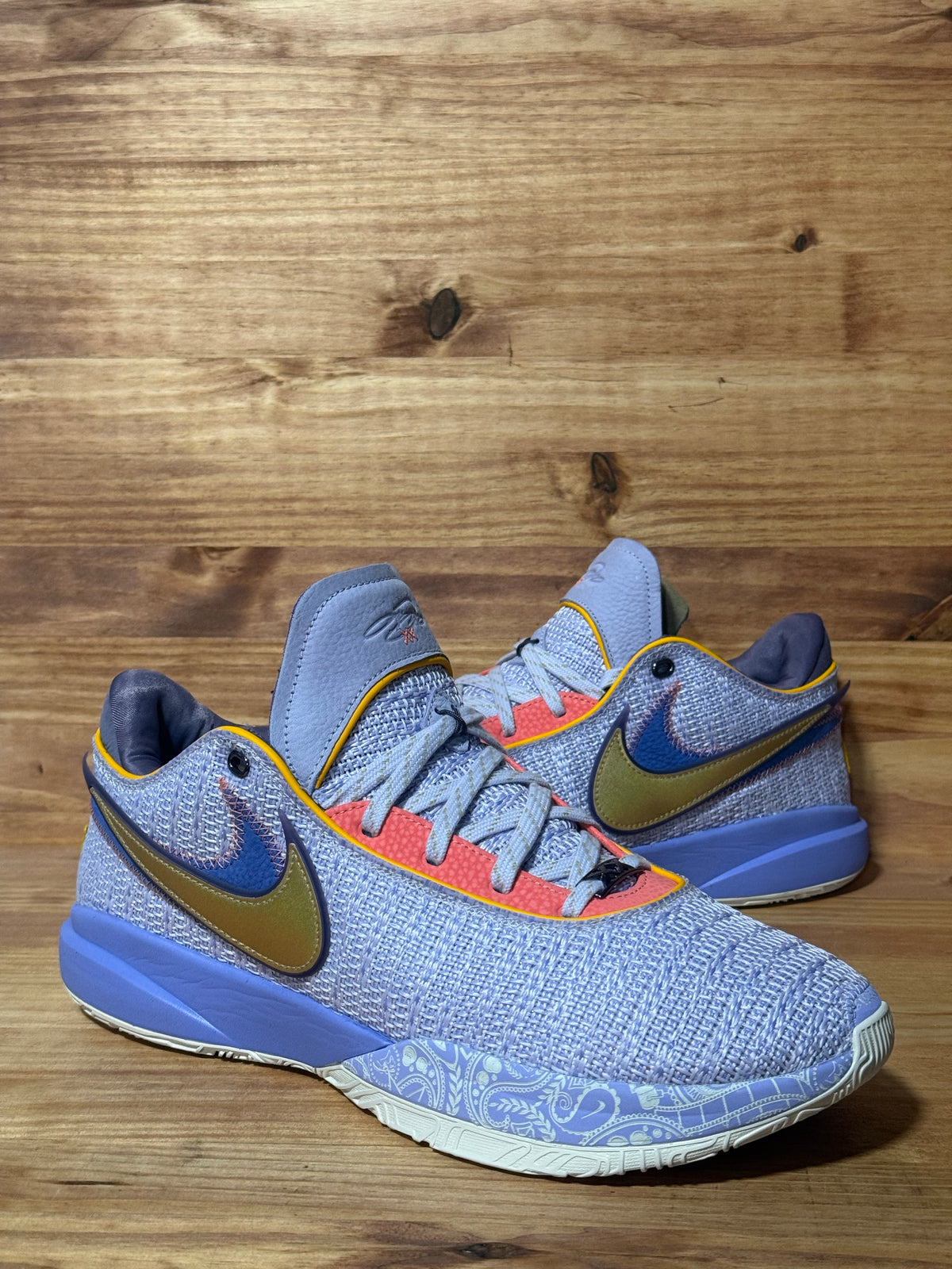 Nike LeBron 20 Violet Frost