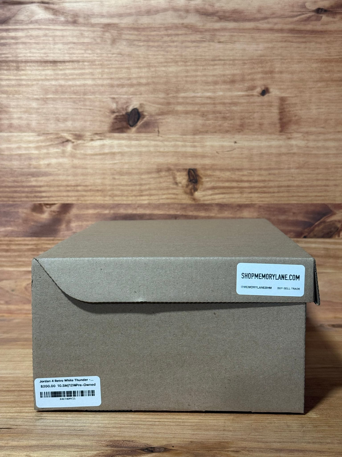 Jordan 4 Retro White Thunder - Size 10.5
