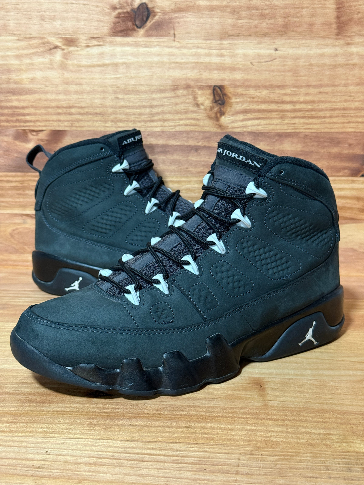 Jordan 9 Retro Anthracite