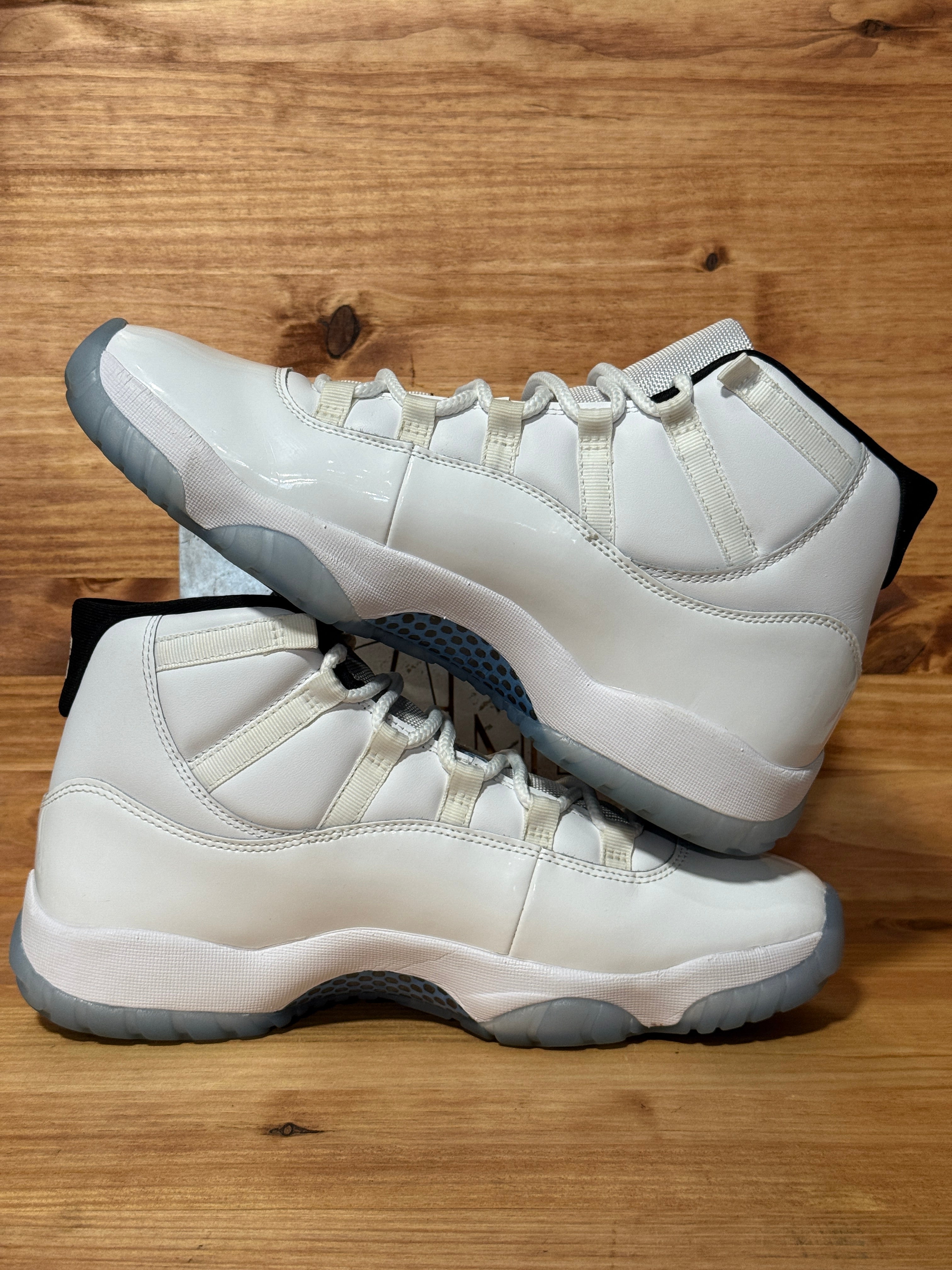 Jordan 11 Retro Legend Blue (2024)