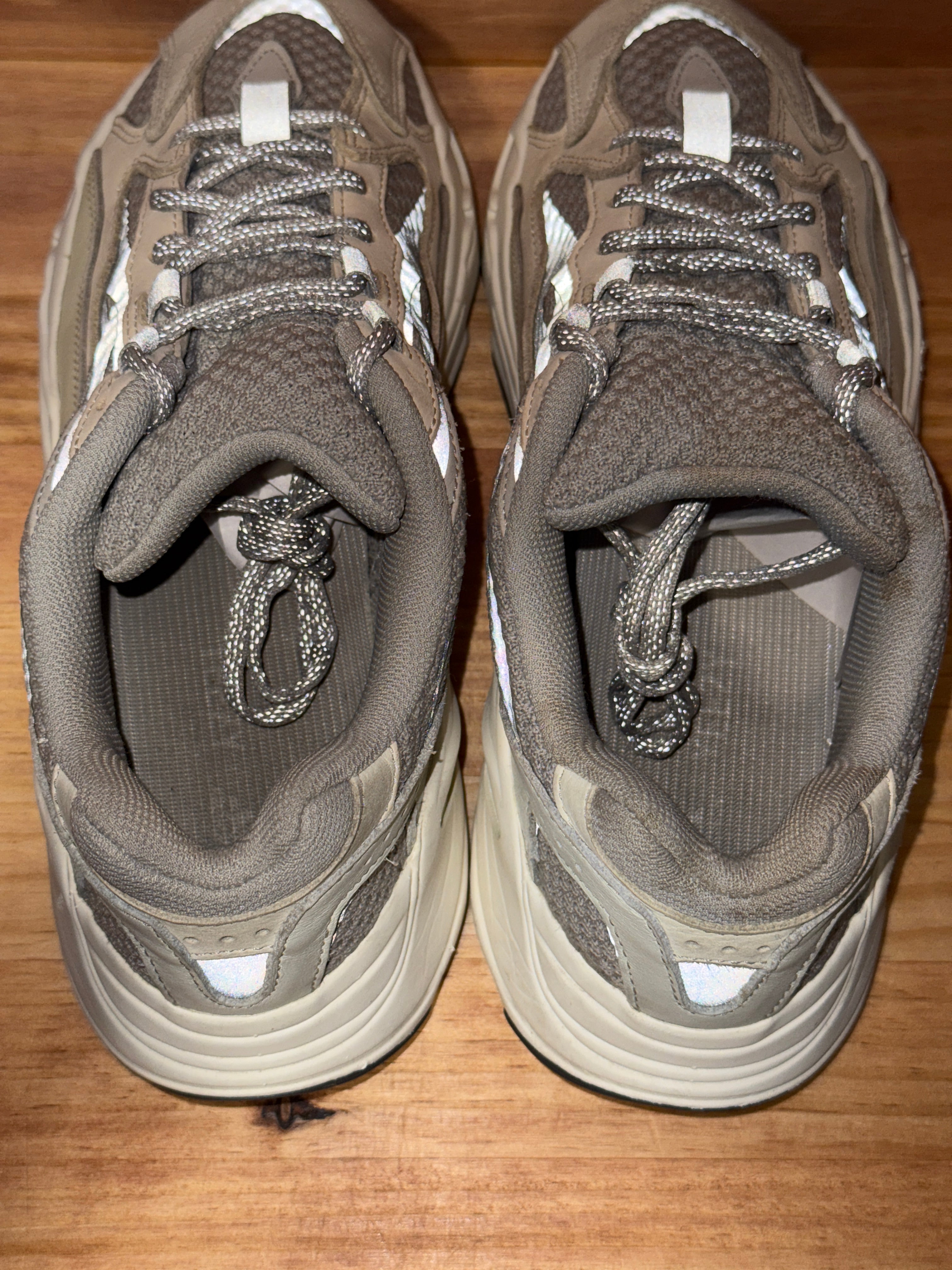 adidas Yeezy Boost 700 V2 Cream