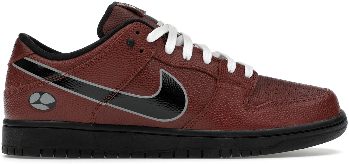 Nike SB Dunk Low Limosine Skateboards - Size 9.5