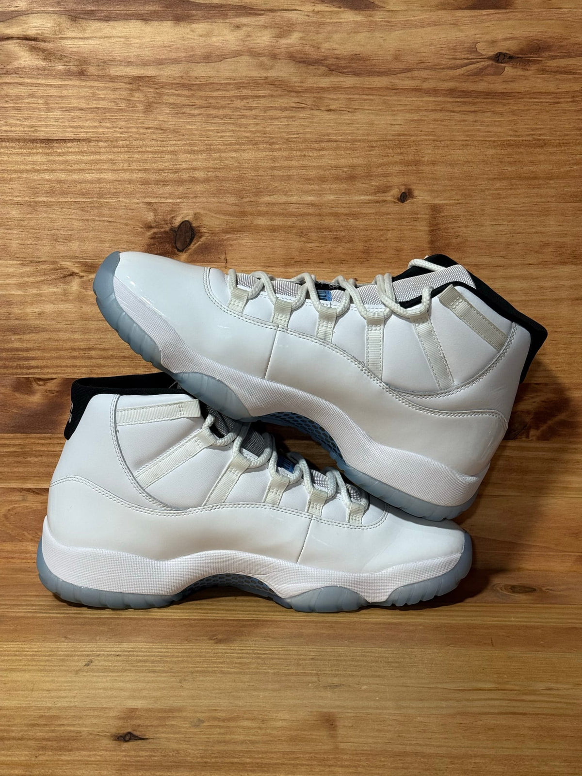Jordan 11 Retro Legend Blue (2024) - Size 13