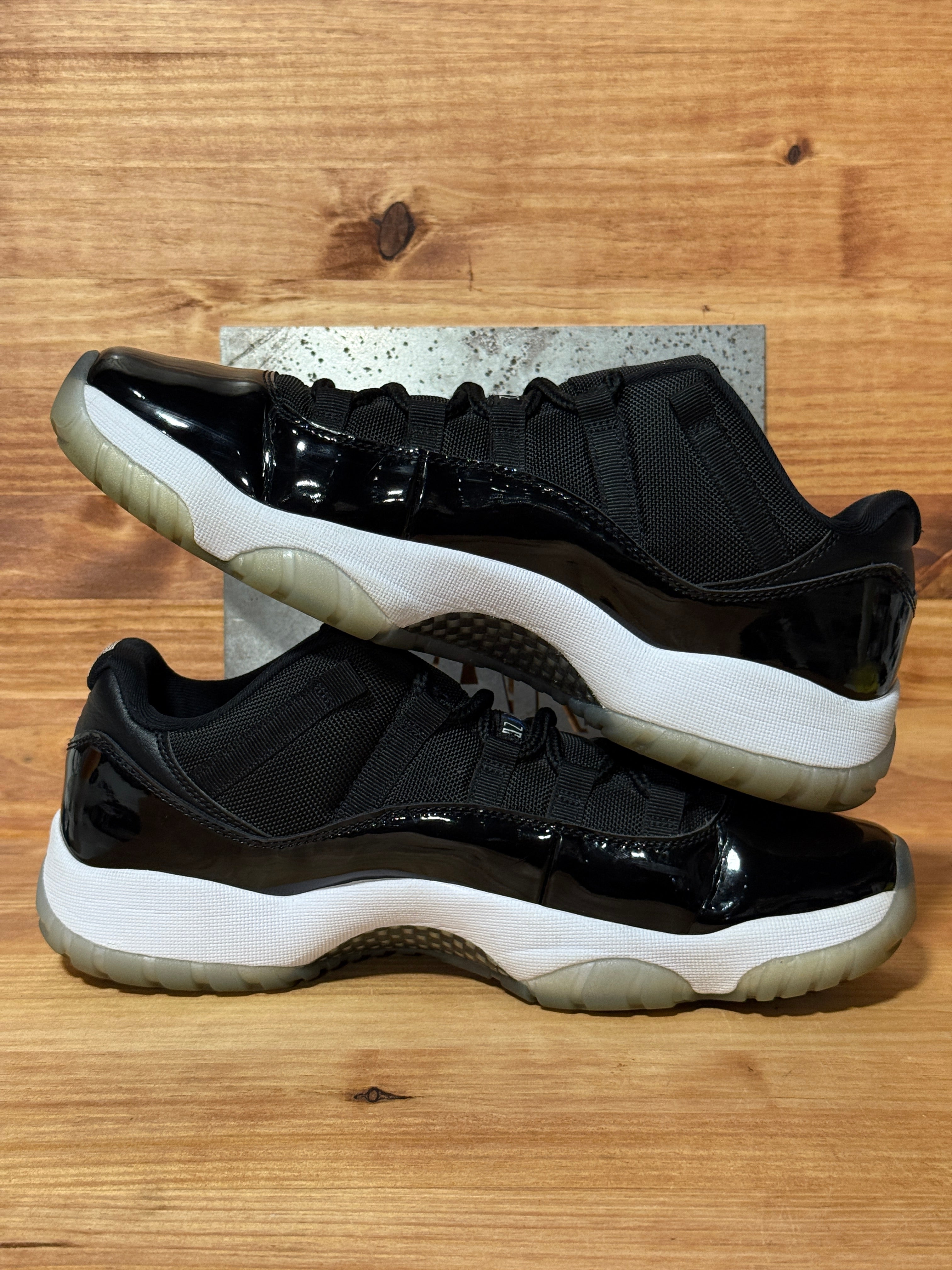 Jordan 11 Retro Low Space Jam