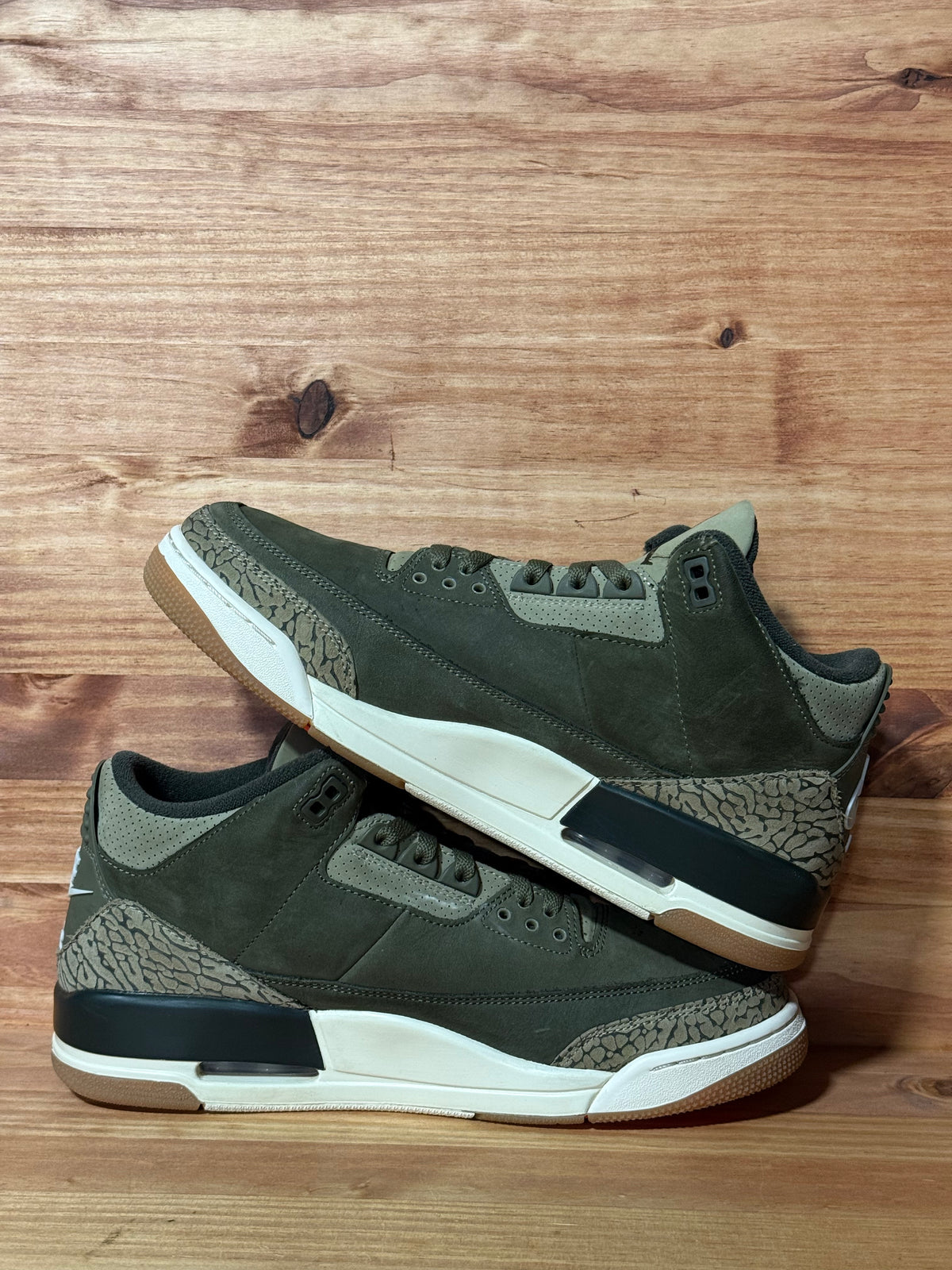 Jordan 3 Retro Family Affair - Size 10