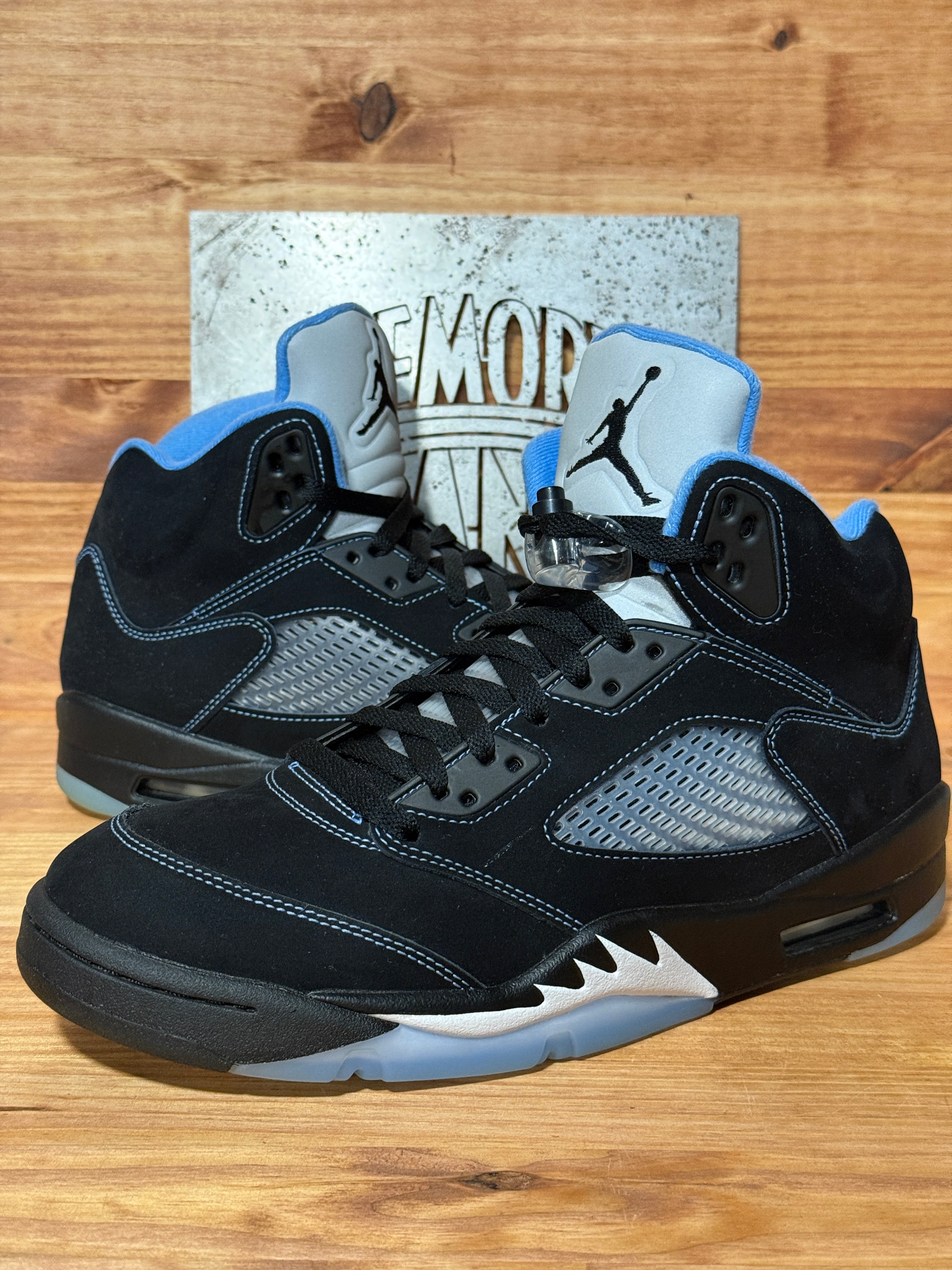 Jordan 5 Retro Black University Blue (2026)