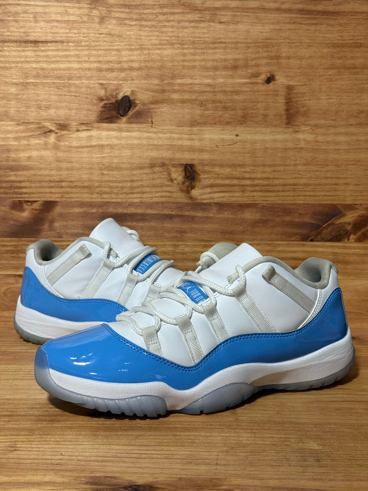 Jordan 11 Retro Low University Blue (2026)