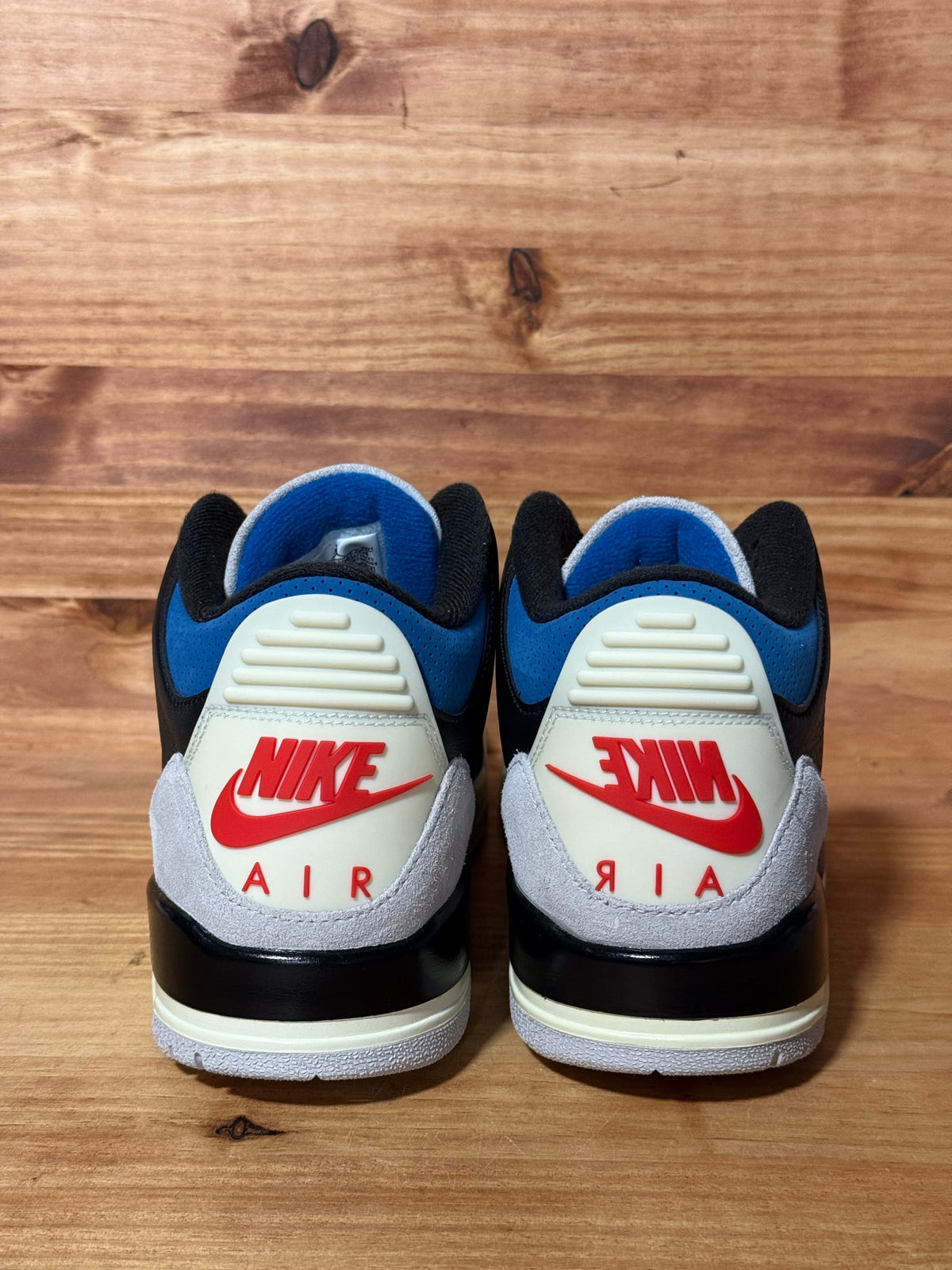 Jordan 3 Retro OG Rare Air - Size 9.5