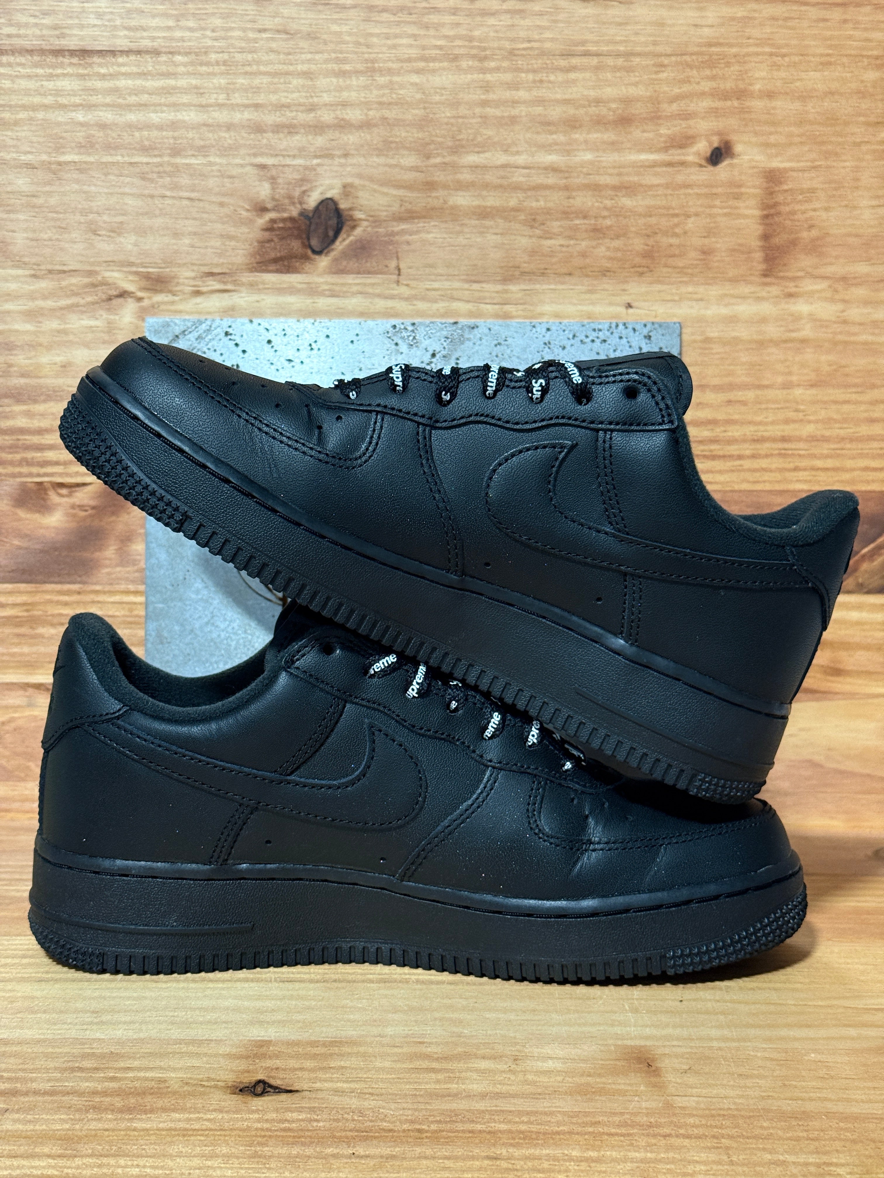 Nike Air Force 1 Low Supreme Black