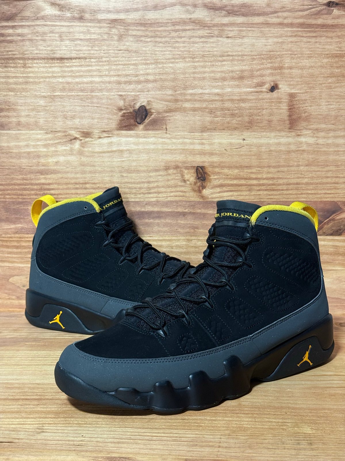 Jordan 9 Retro Dark Charcoal University Gold