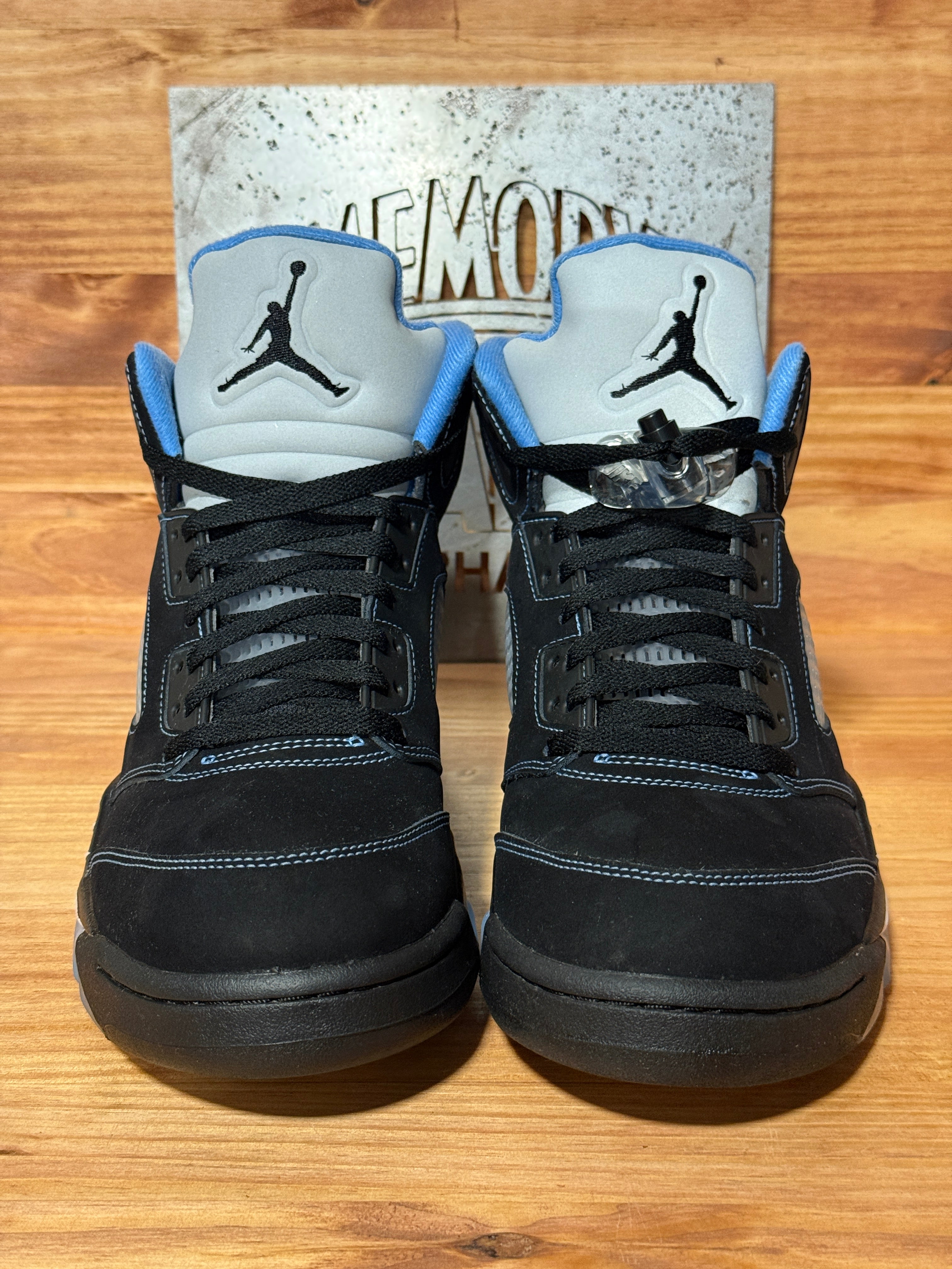 Jordan 5 Retro Black University Blue (2026)
