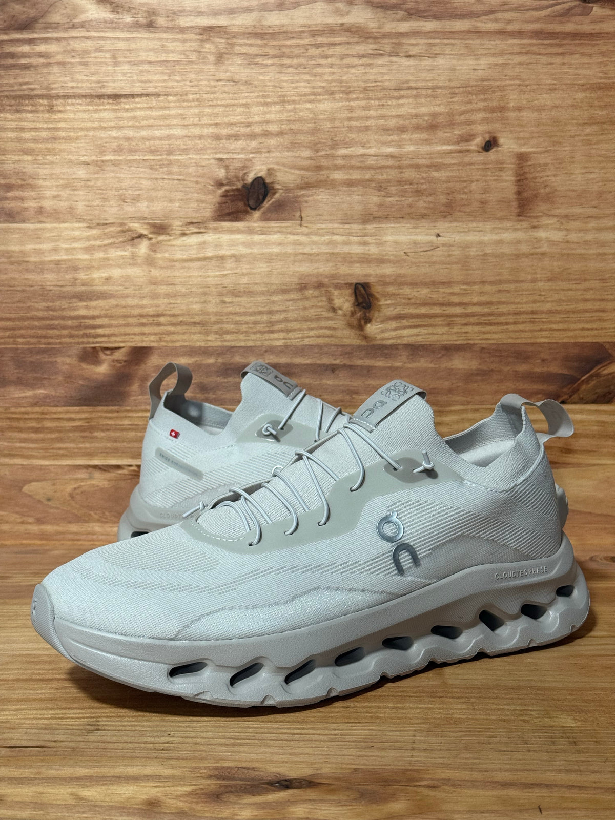 On Running Cloudtilt Loewe Sand