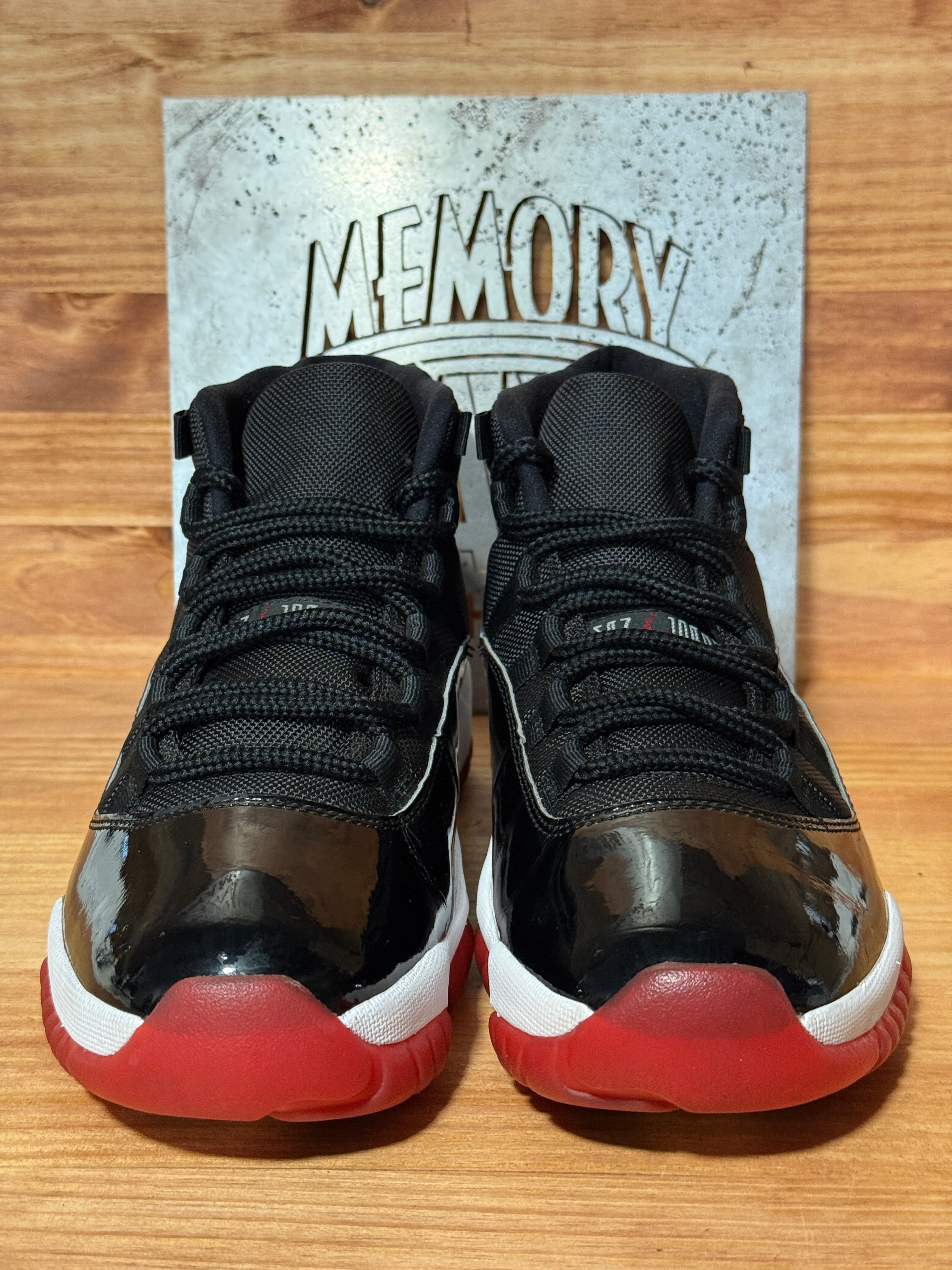 Jordan 11 Retro Playoffs Bred (2019)