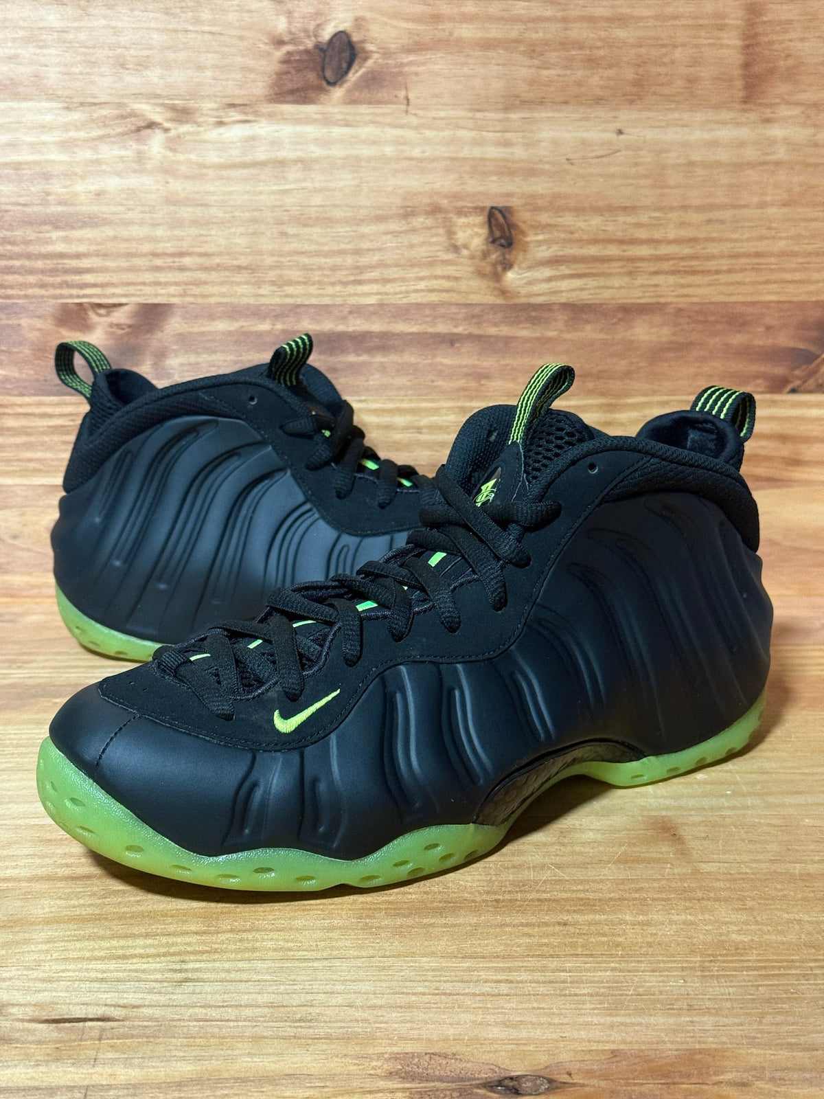 Nike Air Foamposite One Black Volt