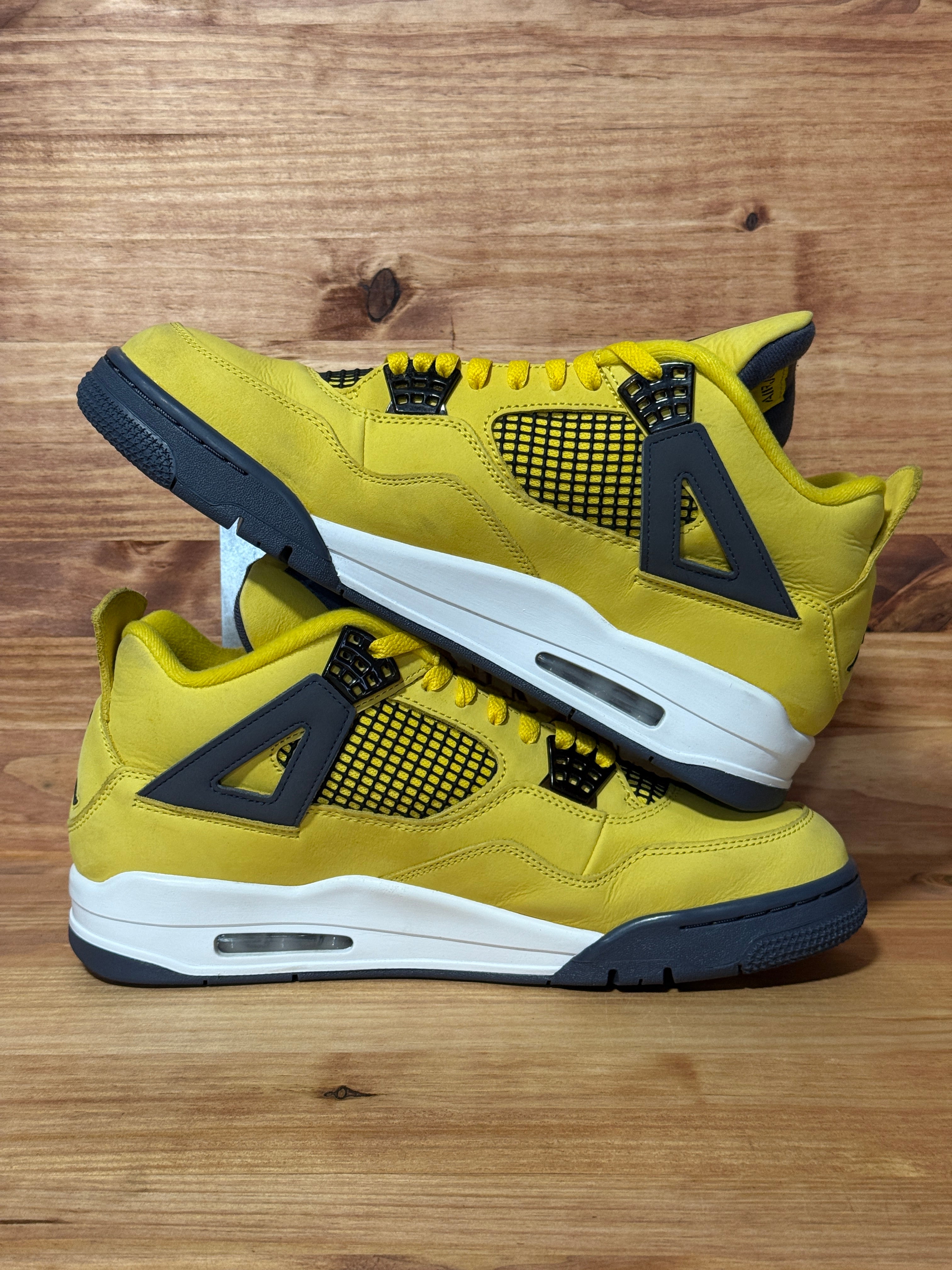 Jordan 4 Retro Lightning (2021)