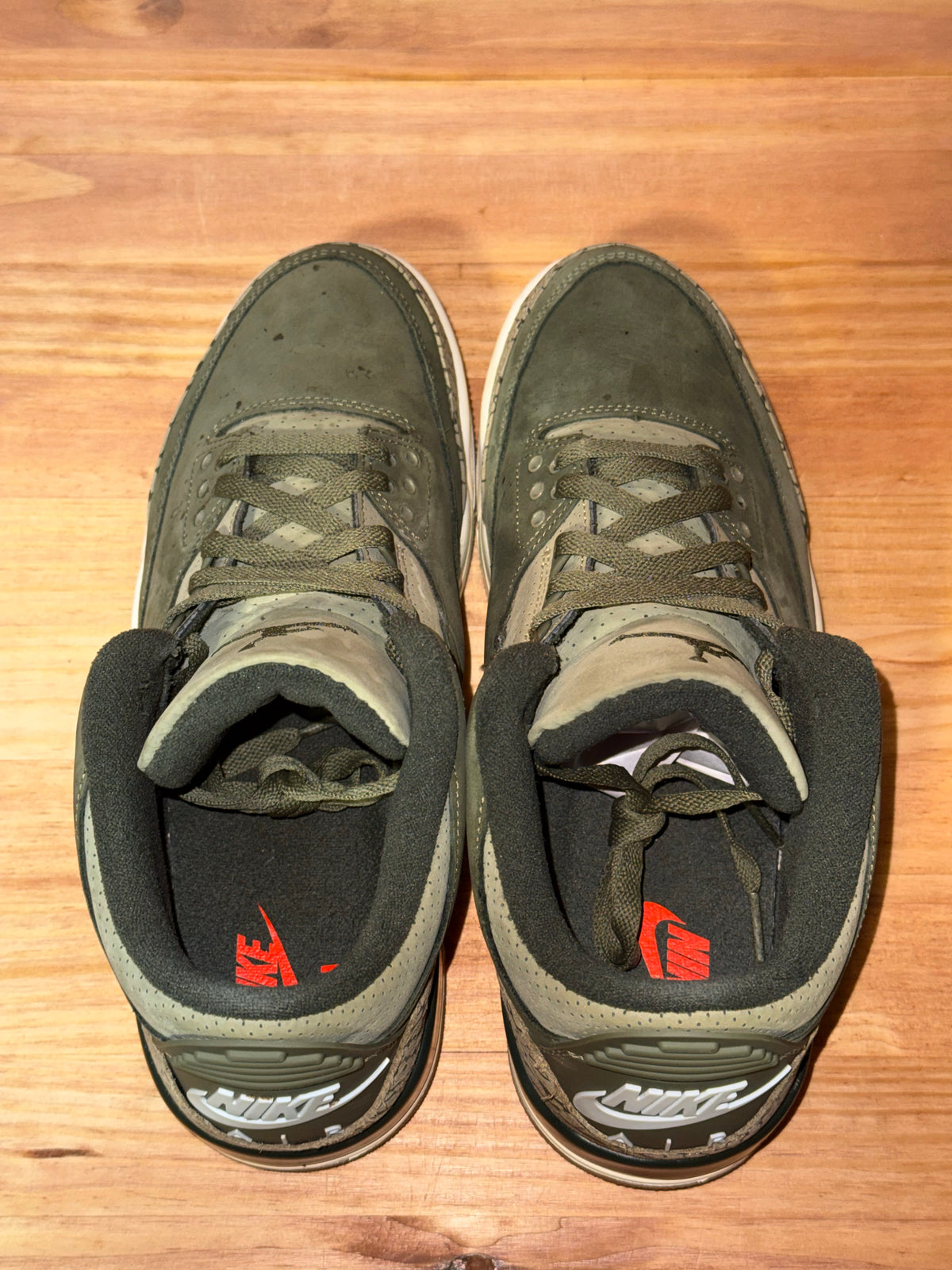 Jordan 3 Retro Family Affair - Size 10