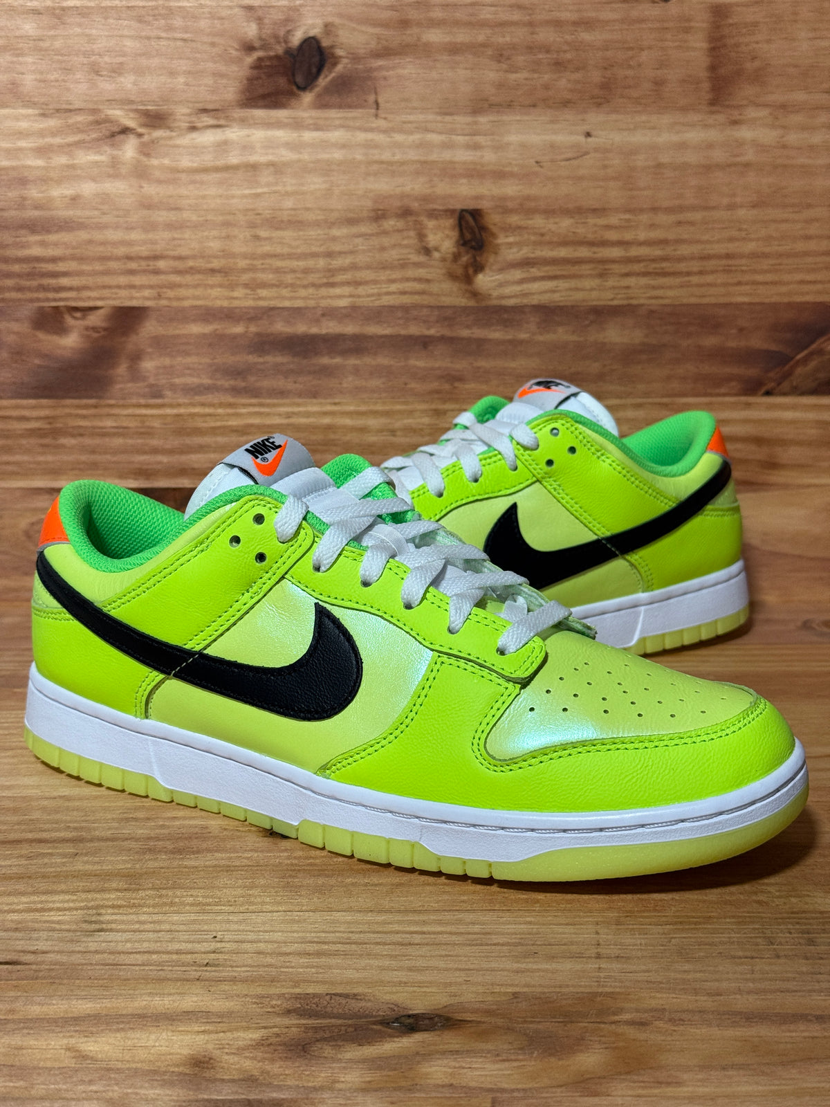 Nike Dunk Low SE Splash Volt