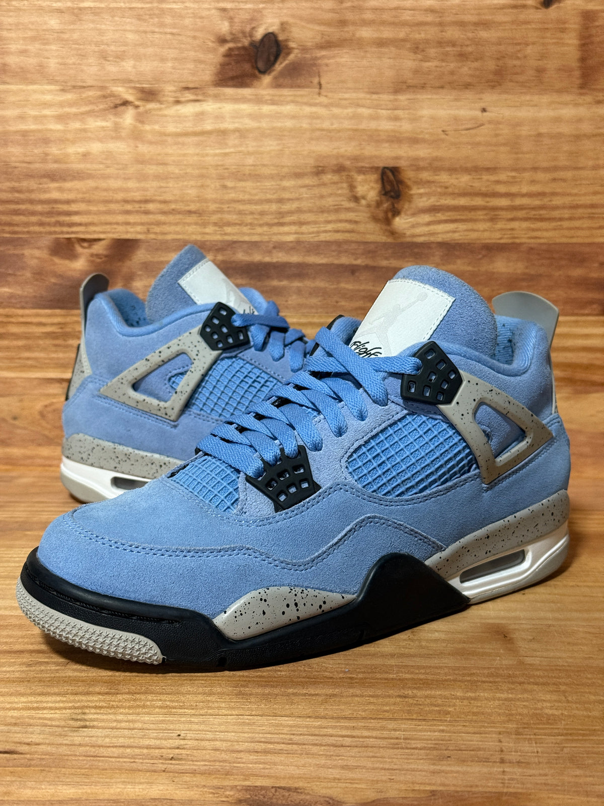 Jordan 4 Retro University Blue