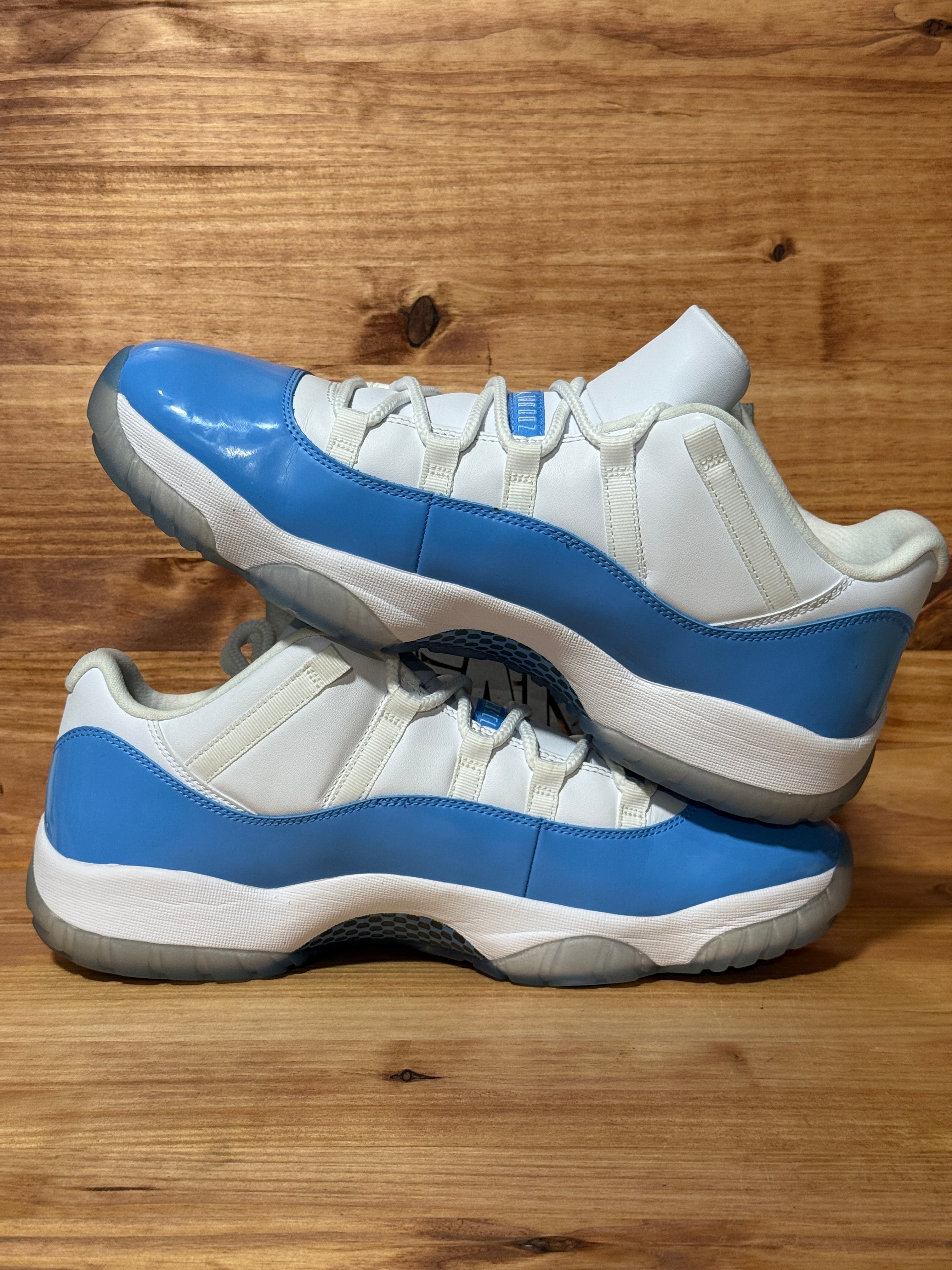 Jordan 11 Retro Low University Blue (2017)