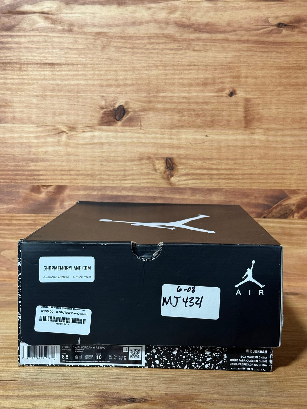 Jordan 6 Retro Reverse Oreo - Size 8.5