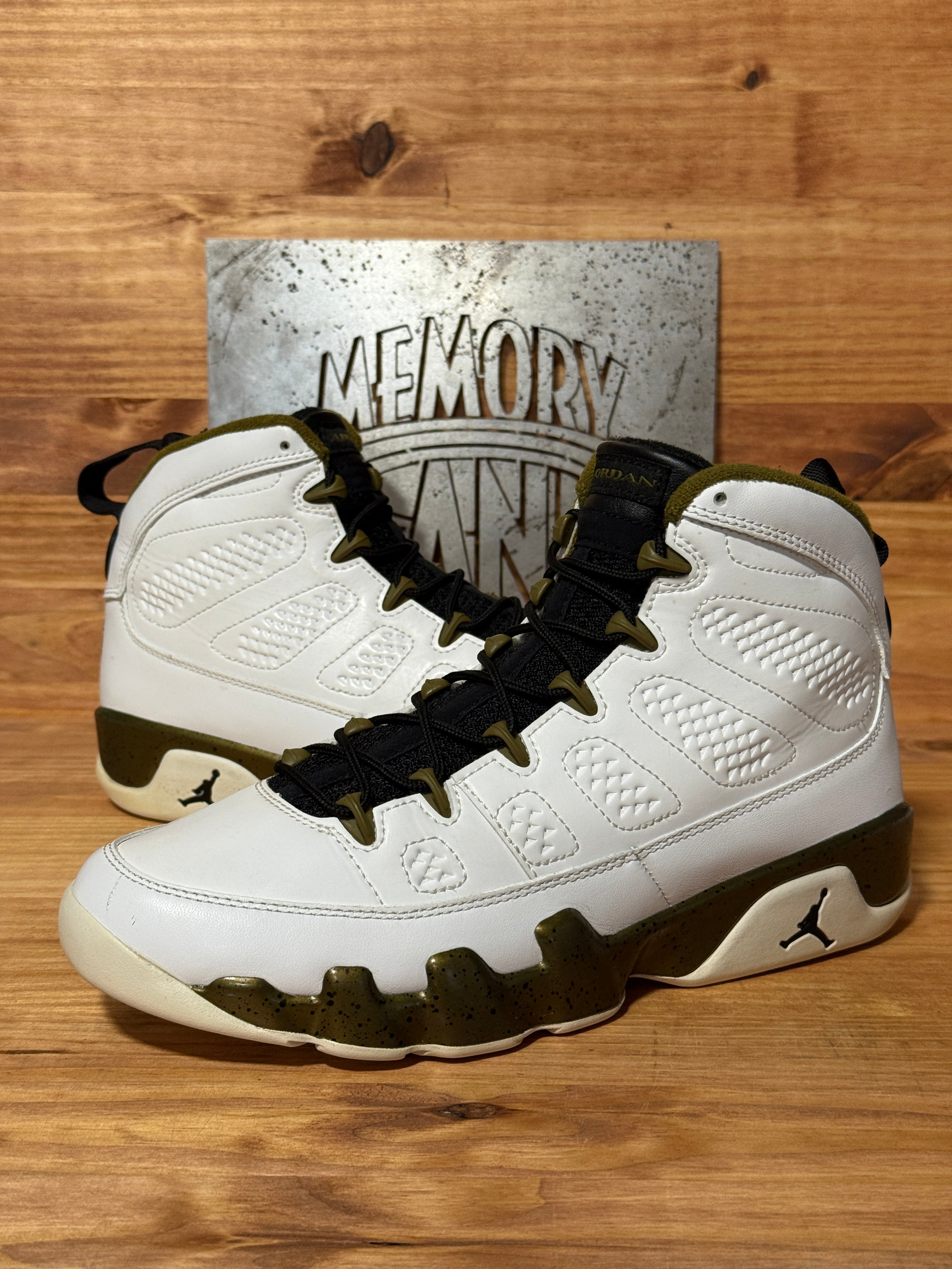 Jordan 9 Retro Statue