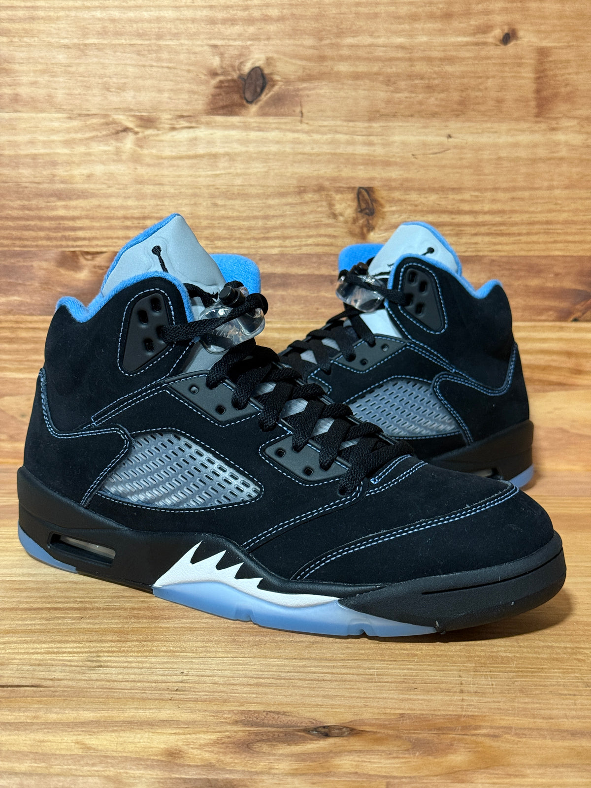 Jordan 5 Retro Black University Blue (2026)