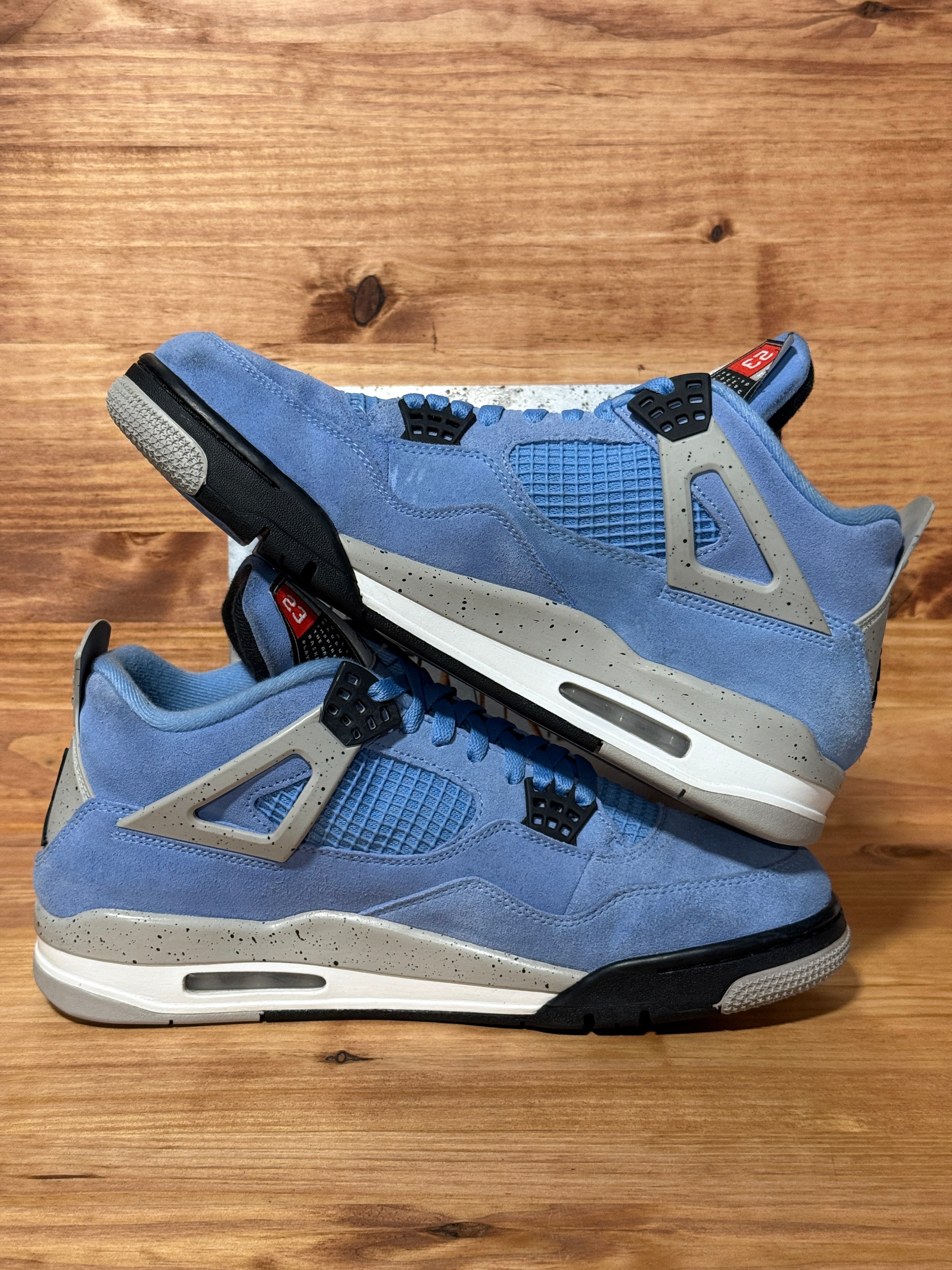 Jordan 4 Retro University Blue