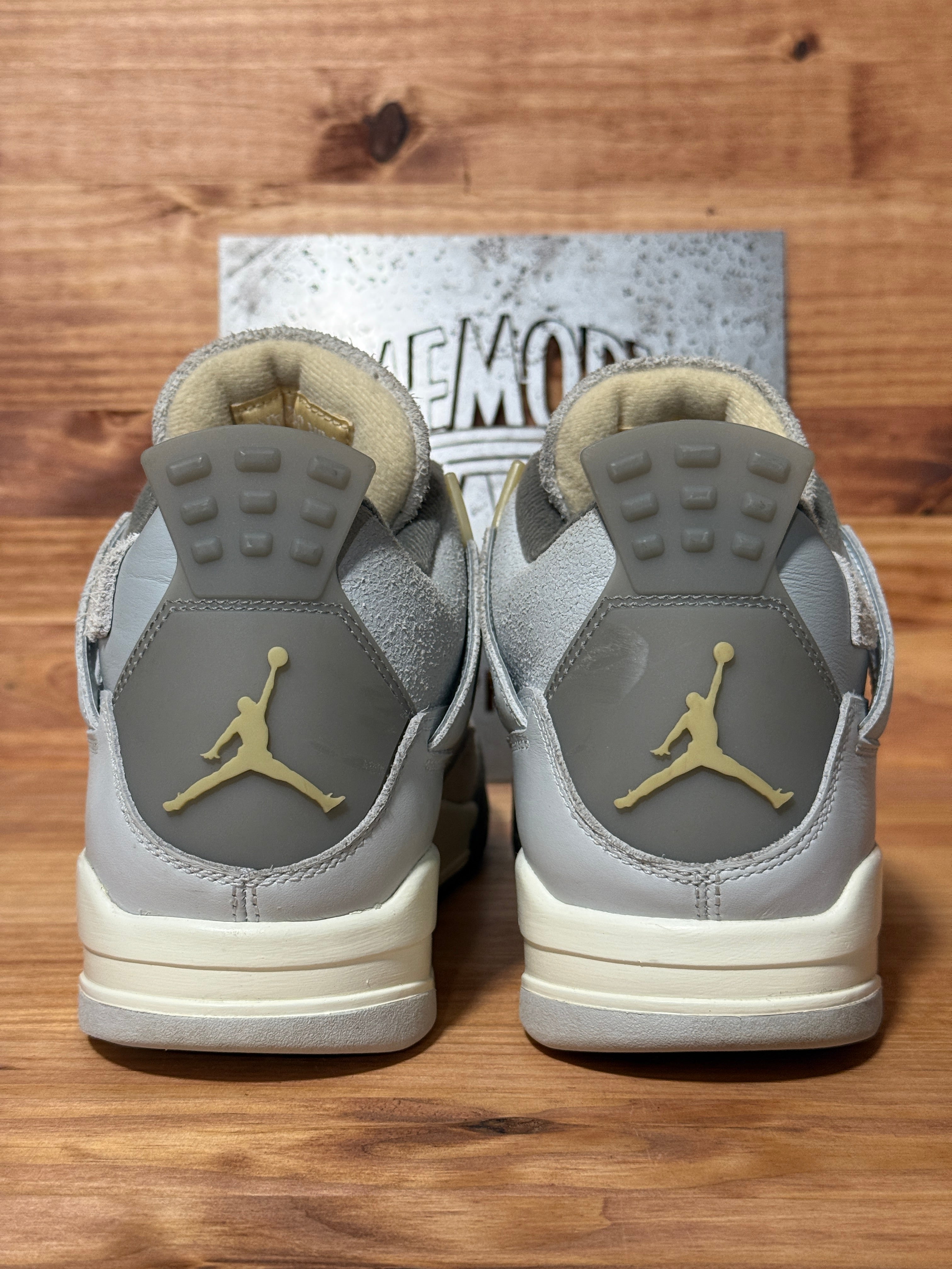 Jordan 4 Retro SE Craft Photon Dust