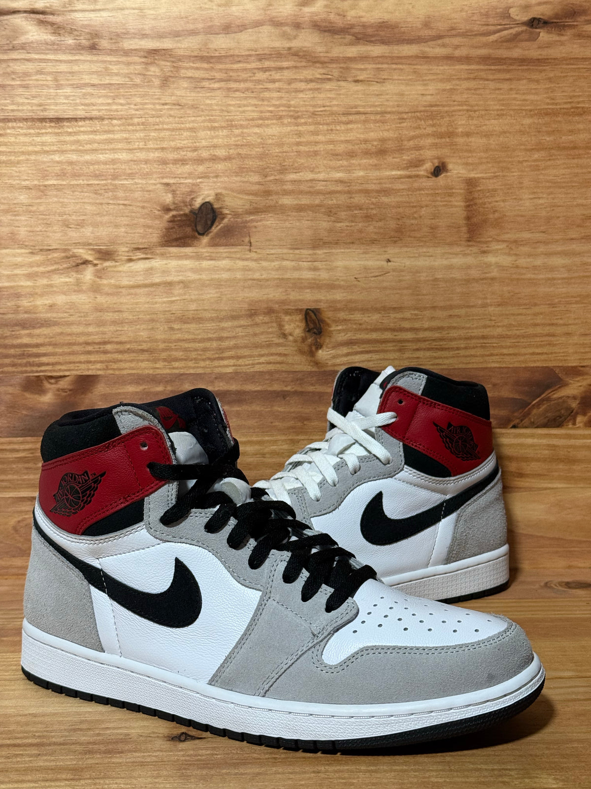 Jordan 1 Retro High Light Smoke Grey