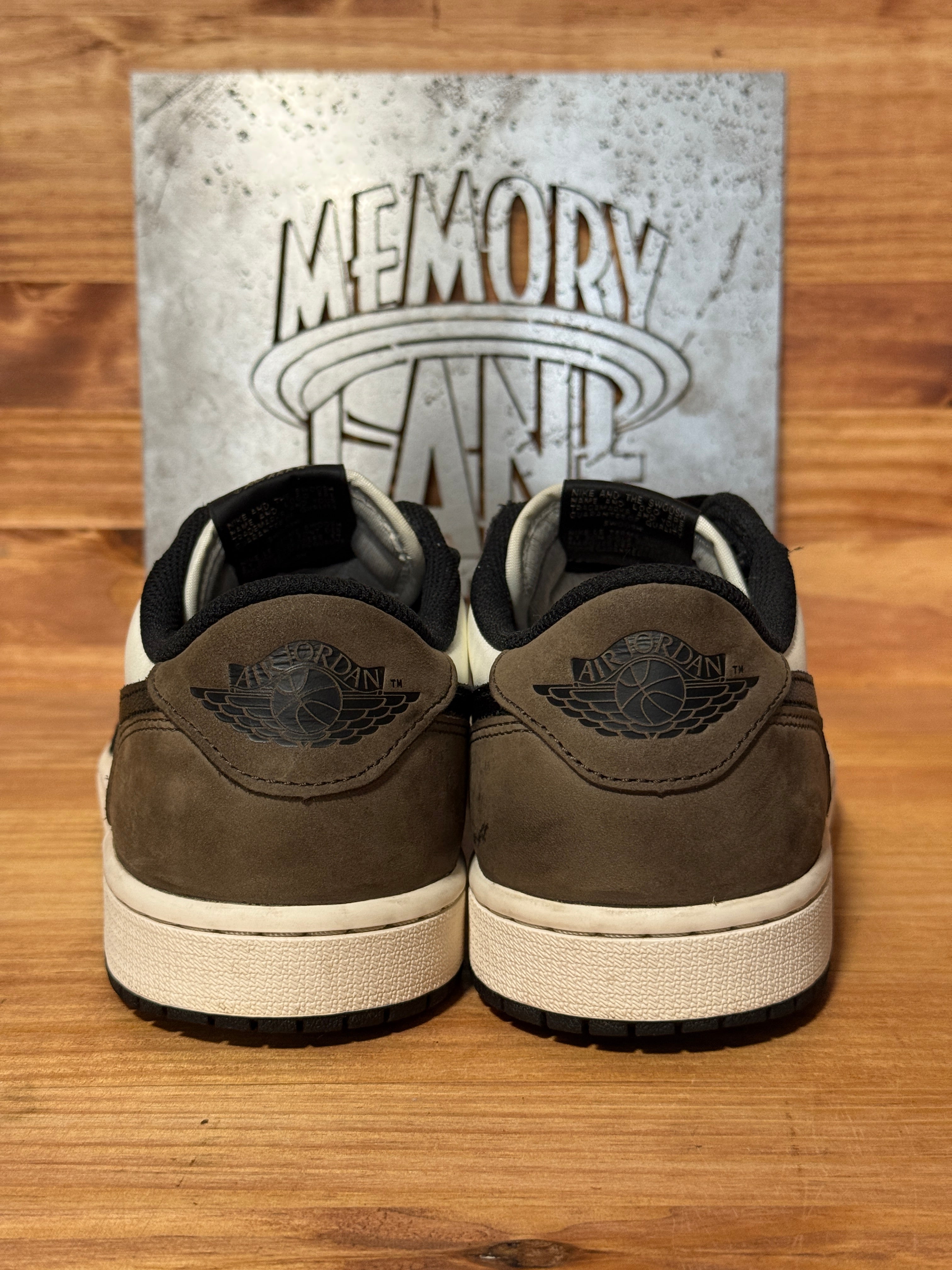 Jordan 1 Retro Low OG Mocha