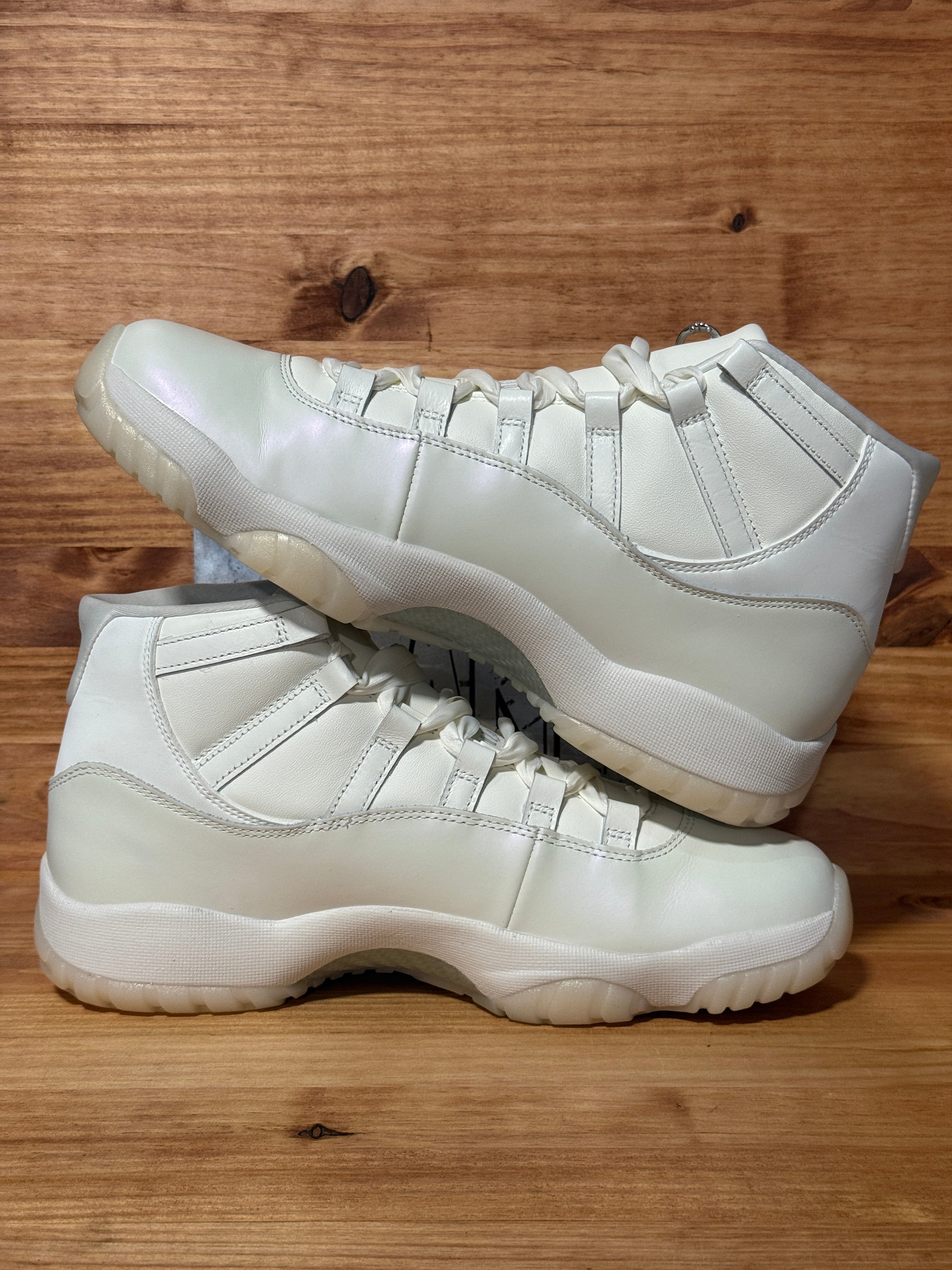 Jordan 11 Retro Pearl (Women's)