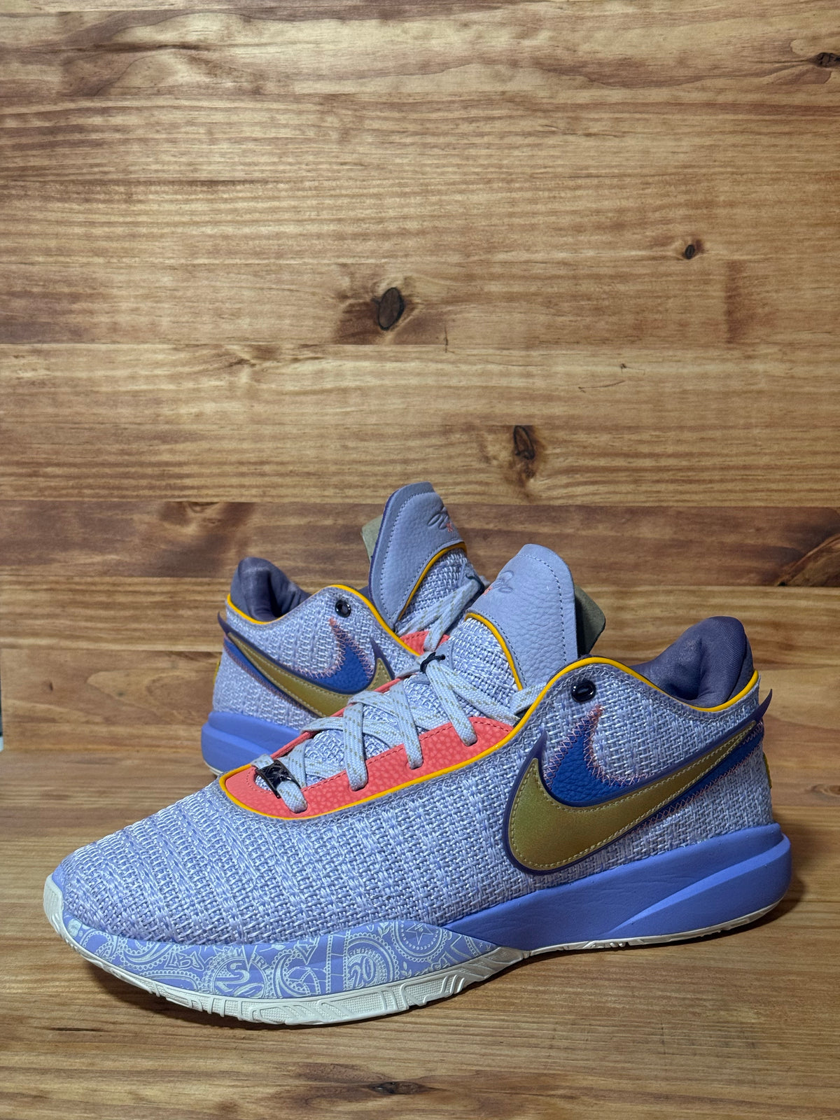 Nike LeBron 20 Violet Frost