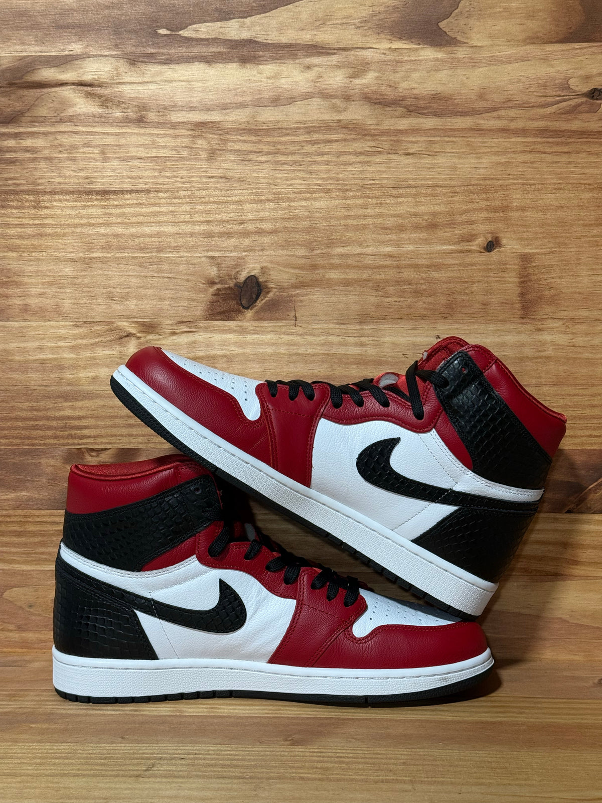 Jordan 1 Retro High Satin Snake Chicago (Women's)