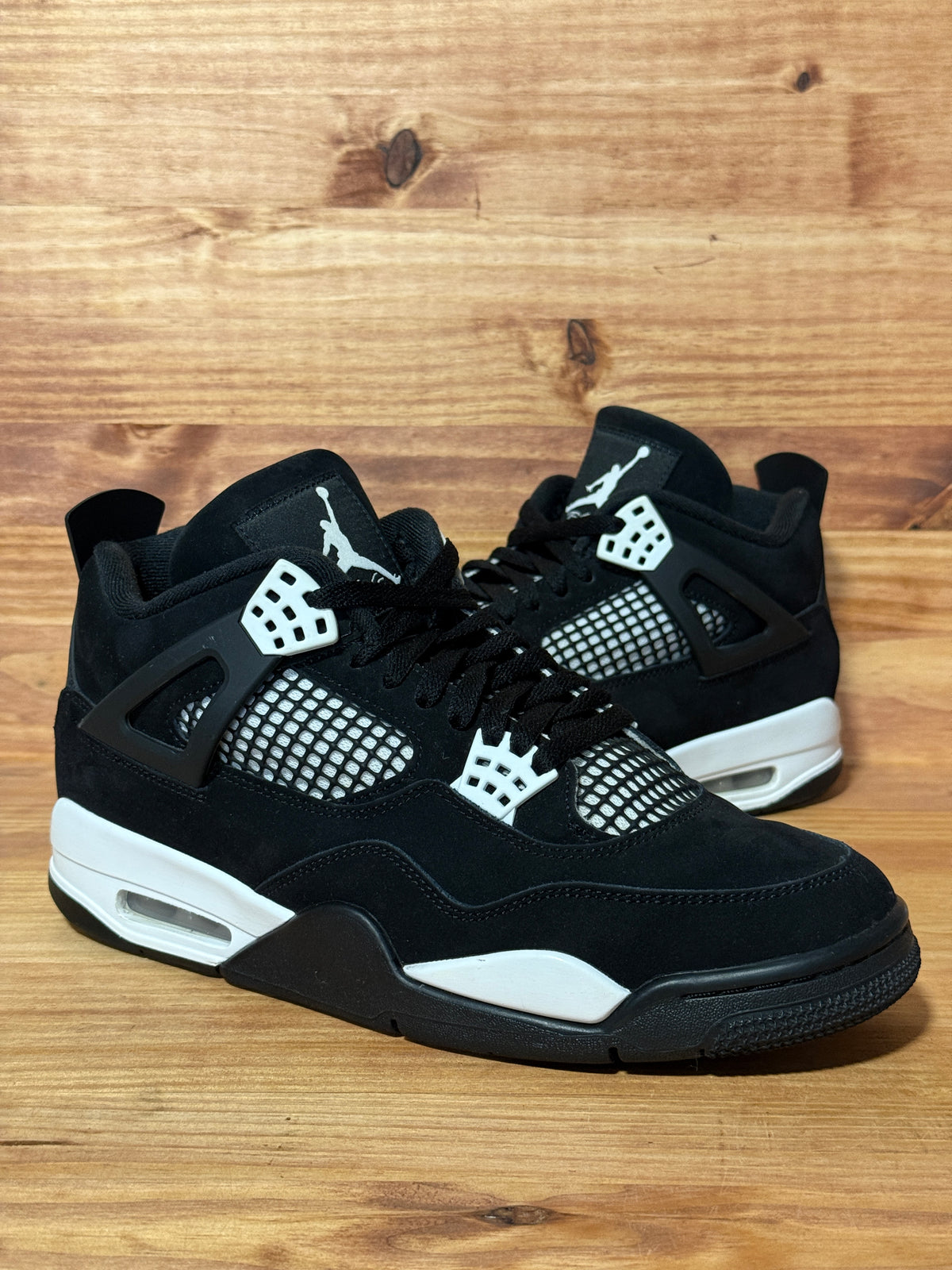 Jordan 4 Retro White Thunder